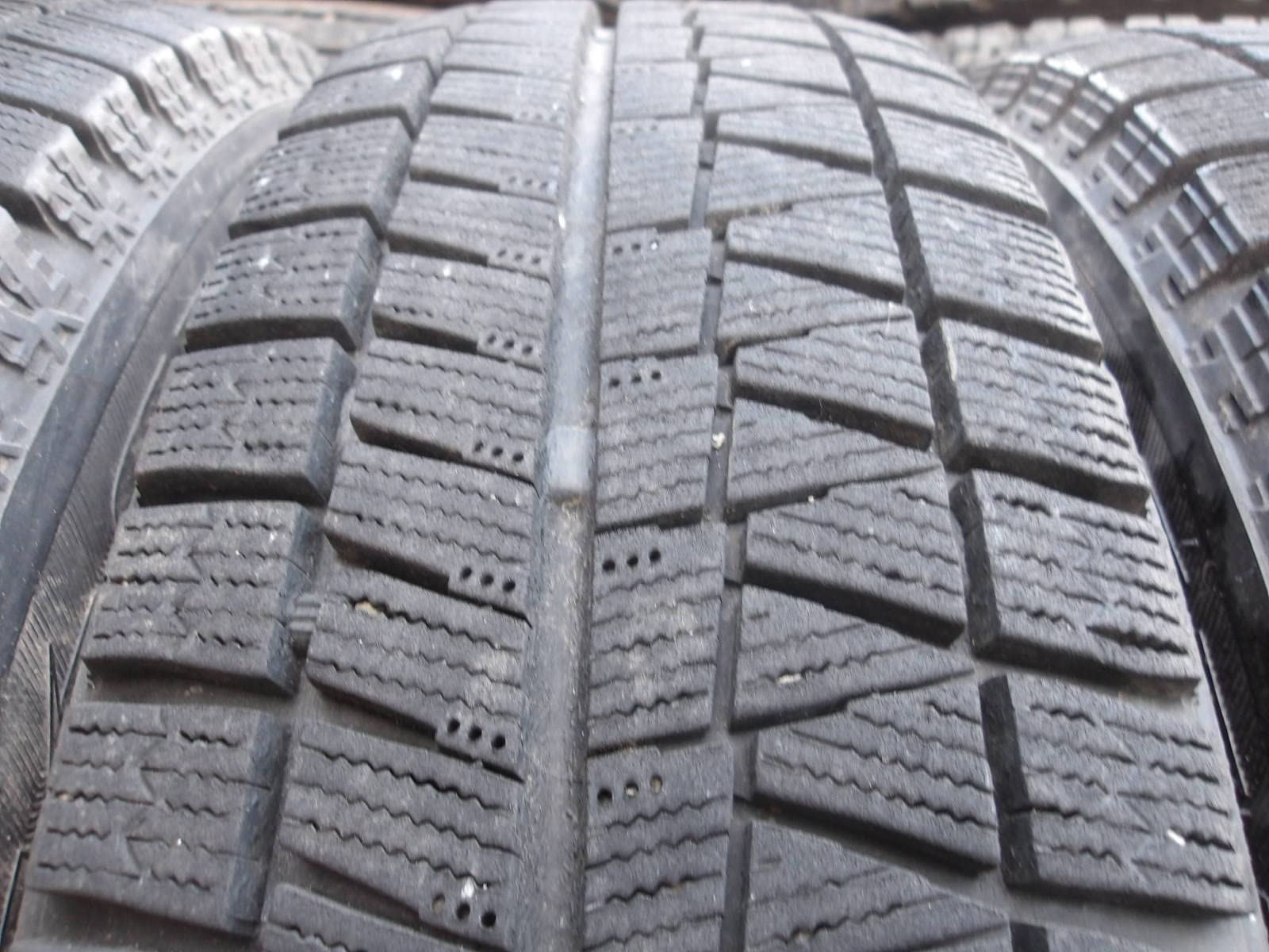 Amazon | Z847 165/70R14 冬4本セット スタッドレス 165/70-14 165-70