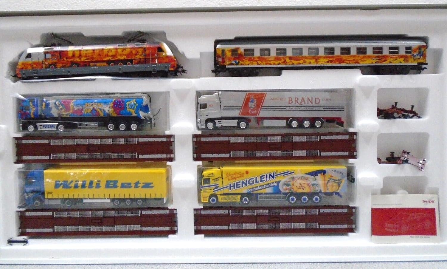MARKLIN HO Terrific Digital Train HERPA Trucks Set 26513