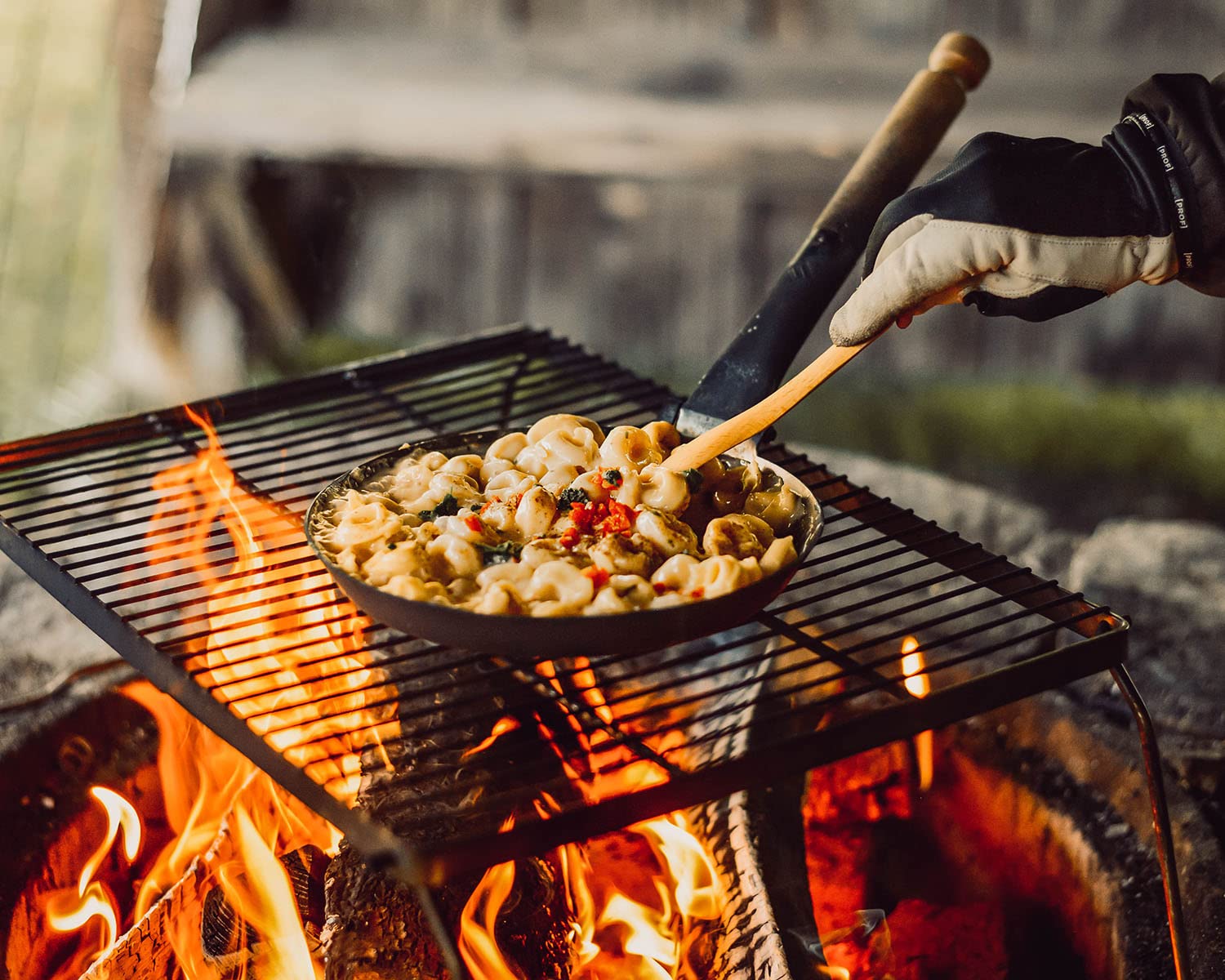 Stabilotherm JÄGARSTEKPANNA Poêle à frire originale en acier au carbone avec poignée pliable en bouleau pour cuisine extérieure, intérieur, camping, voyage