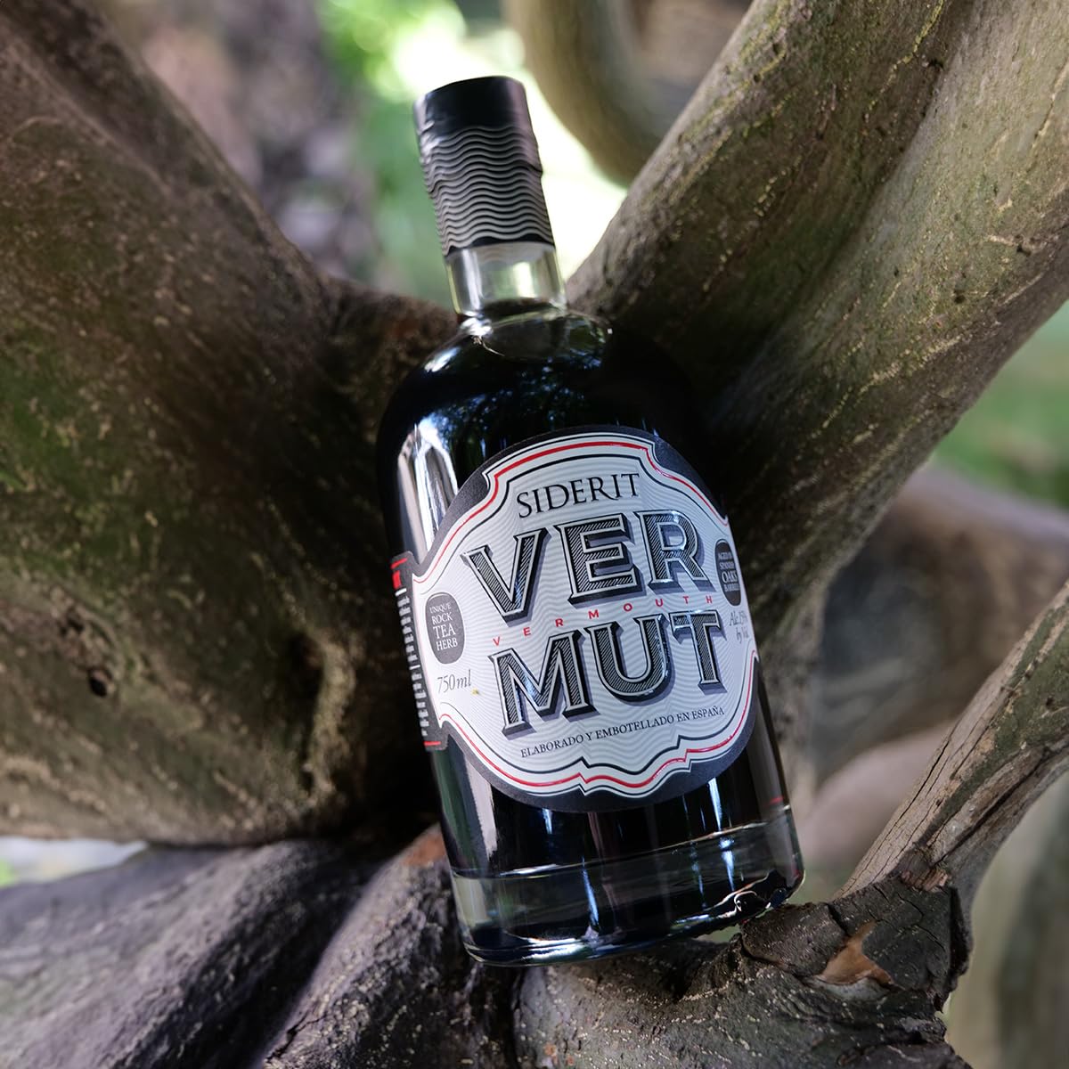 SIDERIT Vermut Premium sin azúcares añadidos, 15% Vol, botella de 750ml, pack de 6 unidades, macerado 18 meses con hierbas y flores, envejecido en barricas de jerez. Sabor equilibrado y persistente