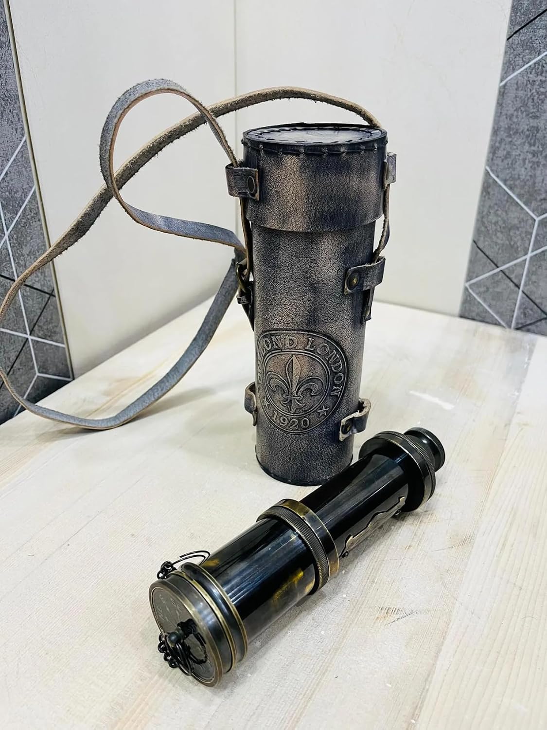 Vintage Brass Spyglass Telescope Replica with Leather Carry Case, Classic Collectible Viewing Scope (Black)