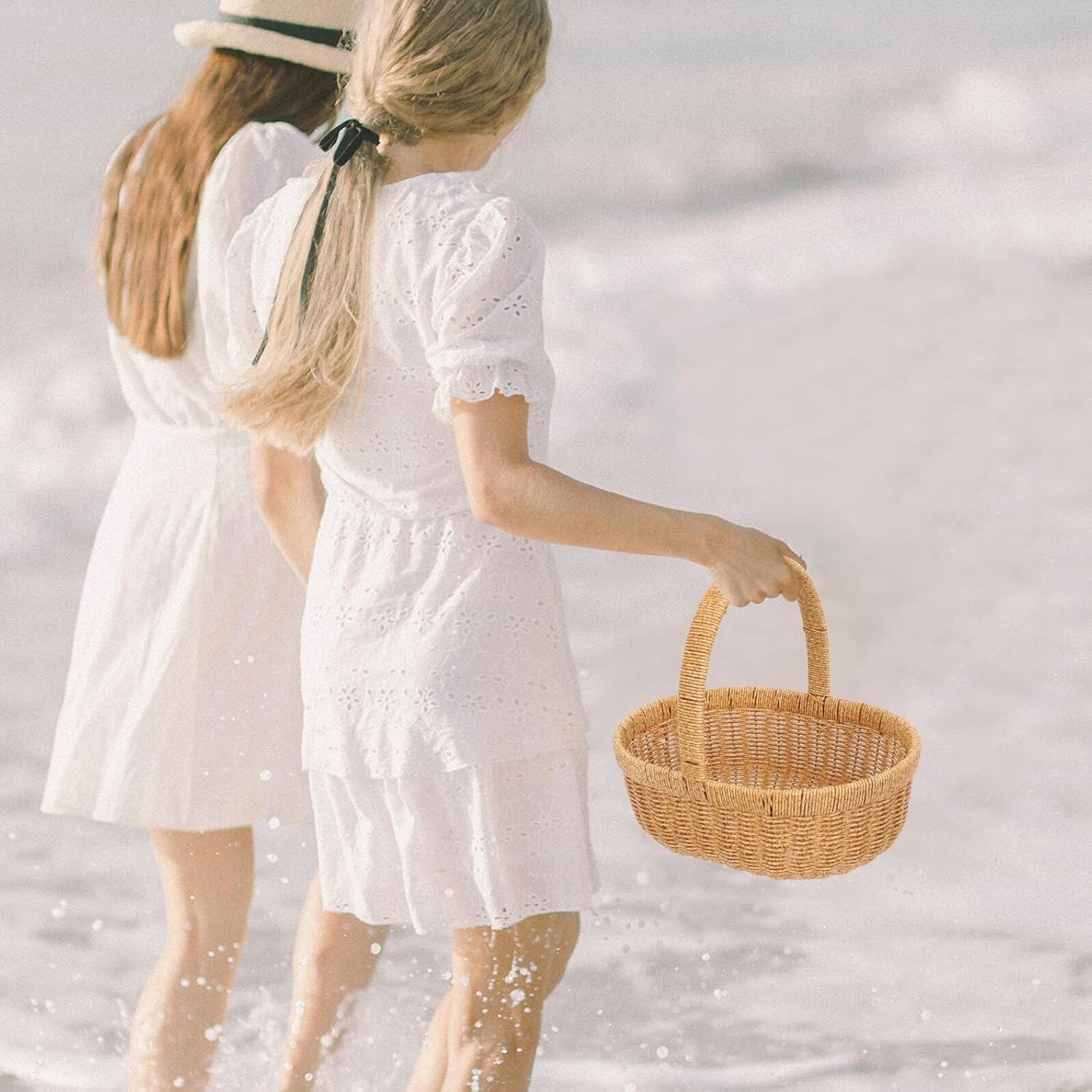 Handheld Rattan-Style Fruit Basket Small Lightweight Picnic Basket with Handle for Outdoor Food Storage and Camping Accessories