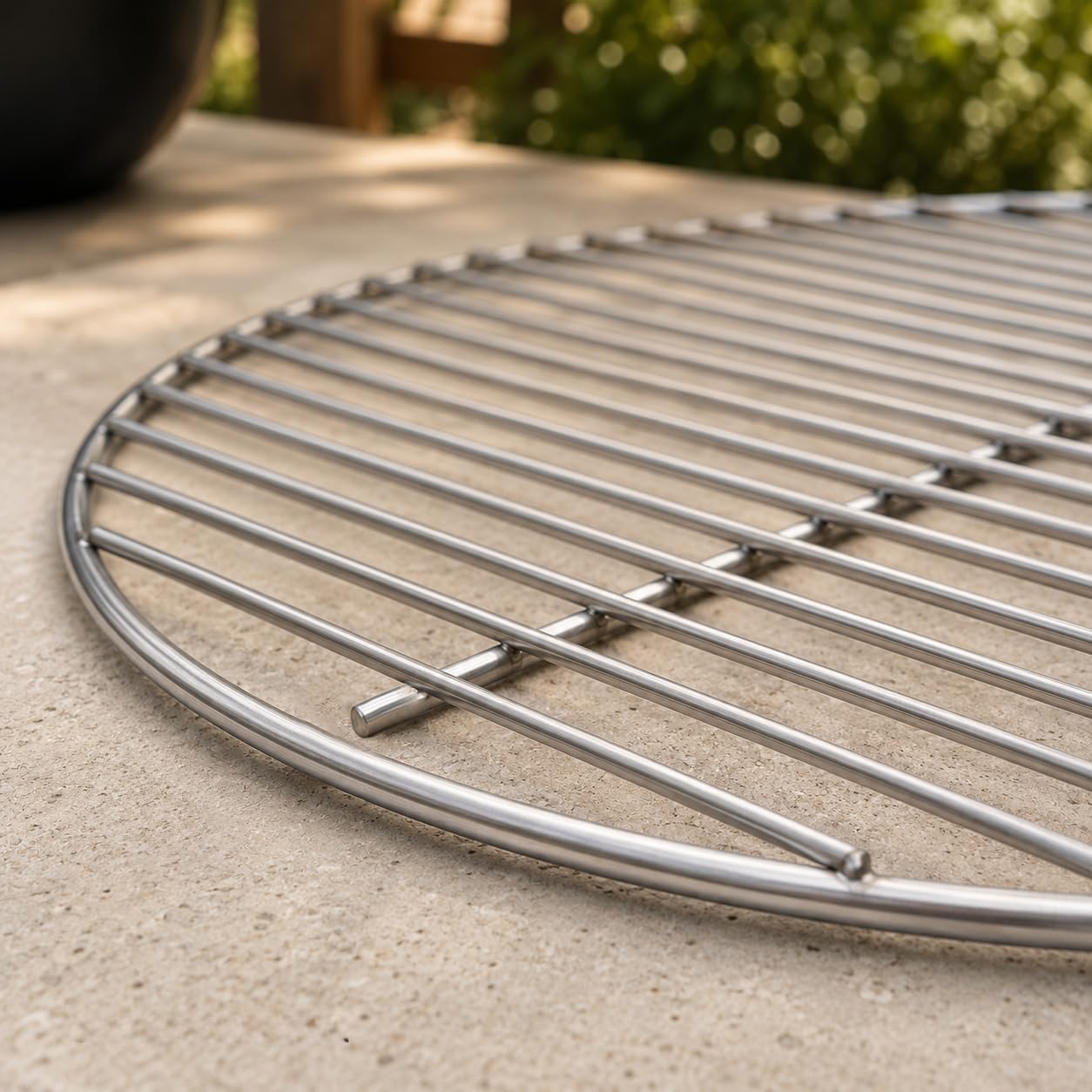 Brandsseller Grille de Barbecue Ø 44,5 cm en Acier Inoxydable – Robuste et résistante à la Corrosion – Compatible avec barbecues sphériques 47 cm Weber et Autres Marques – sans Rabats latéraux