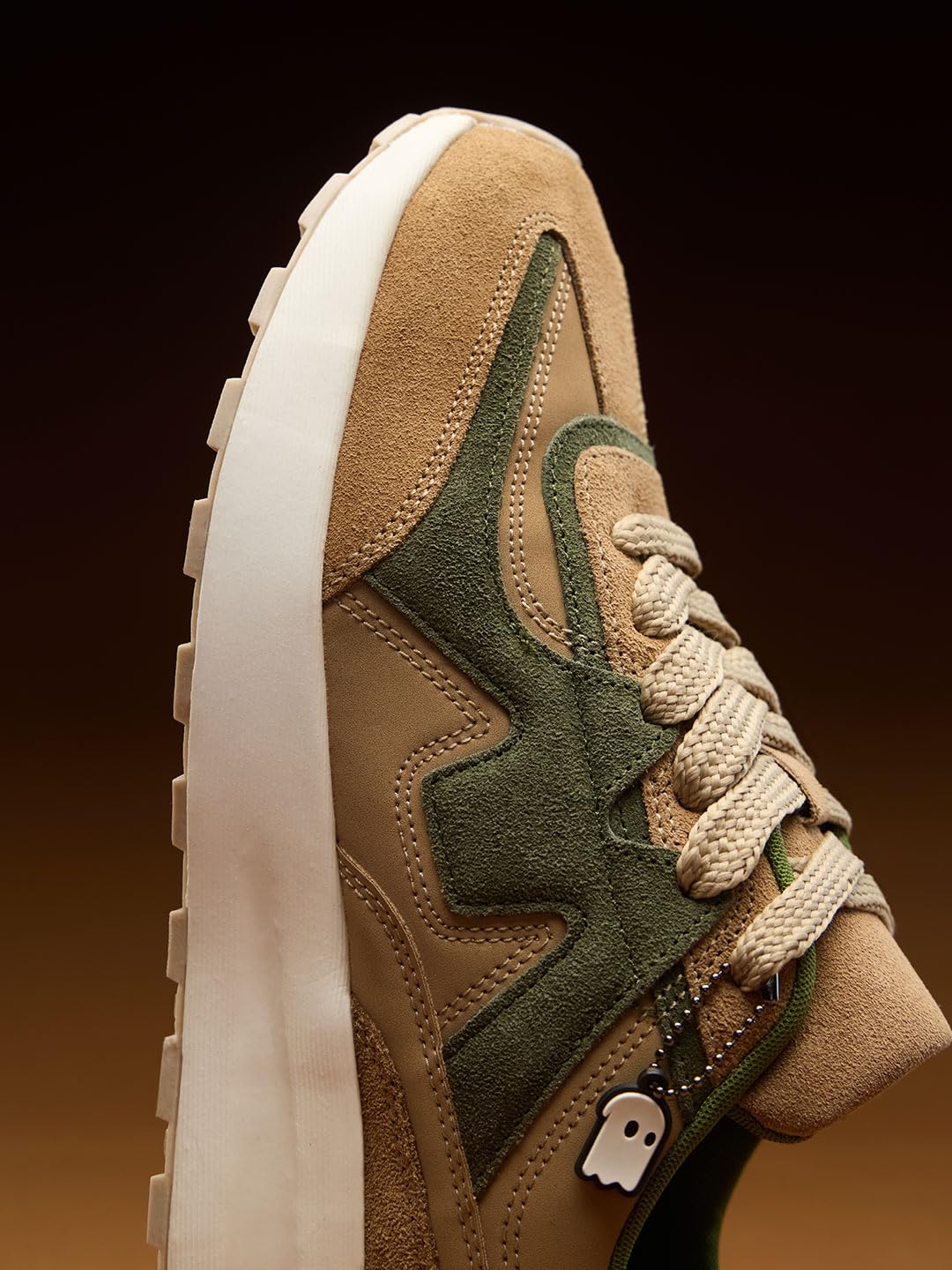 The Souled Store Souled: Olive Grove - Tenis bajos para hombre y niño, color marrón y verde de gamuza de primera calidad con malla transpirable, entresuela acolchada de EVA y suela flexible