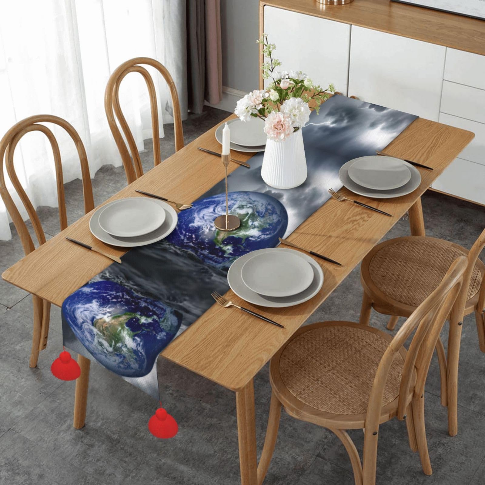Chemin de table de Noël à pompons pour repas de réveillon et décoration de table festive