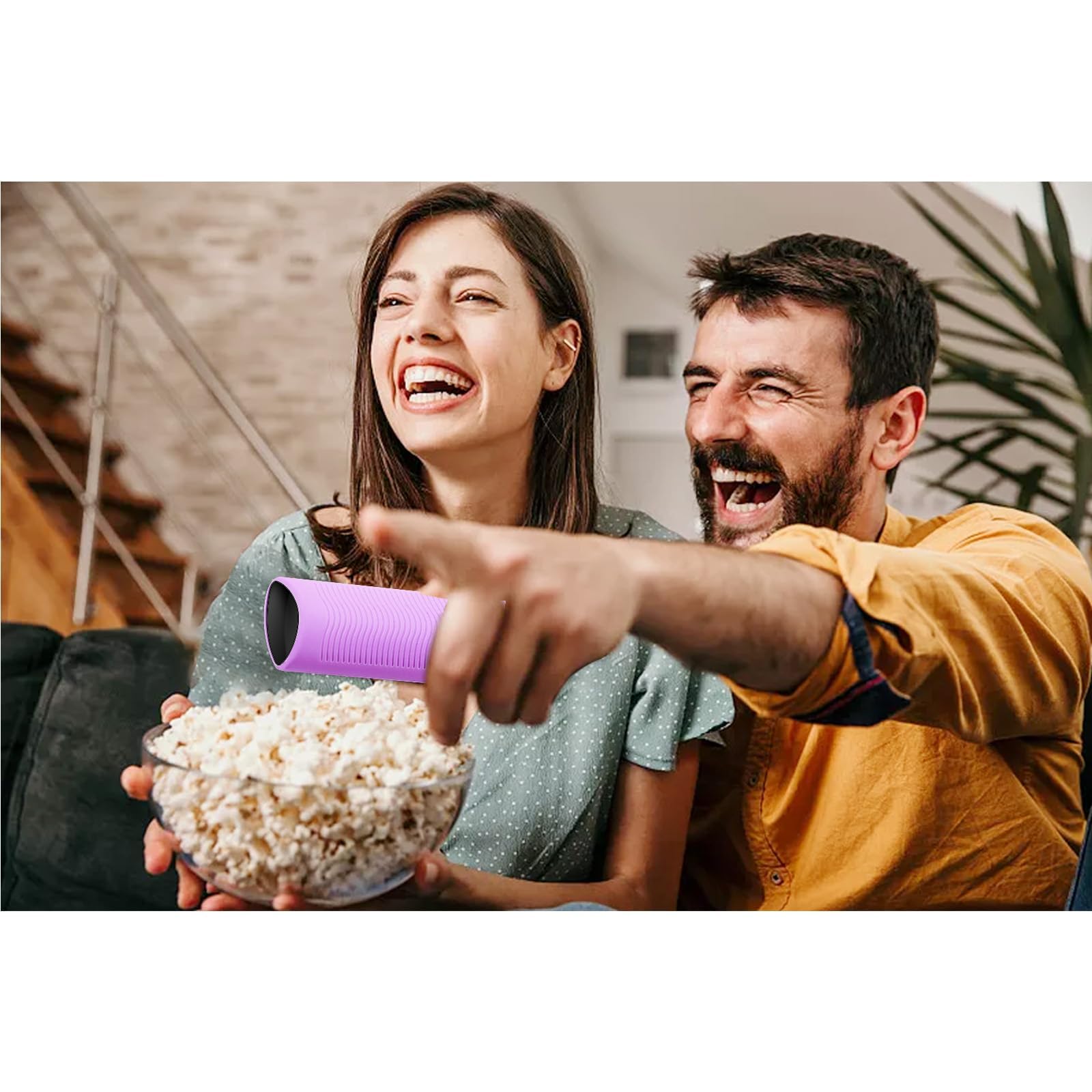 Confezione da 2 cover di ricambio compatibili con telecomando Toshiba e Insignia Fire TV, custodia in silicone che si illumina al buio per CTRC1US21 NS-RCFNA-21, colore: blu brillante e viola