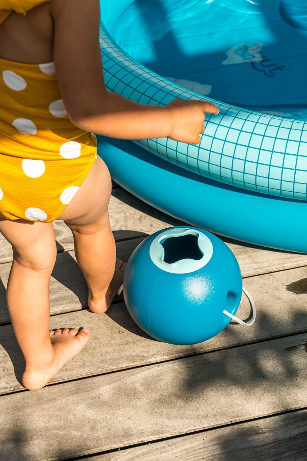 Ballo Beach Bucket for Kids - No Spill Sand and Water Toy - Perfect for Beach, Pool, and Backyard Fun - Durable, Lightweight and Easy to Carry - Great for Summer Water Toys and Camping - Ocean Color