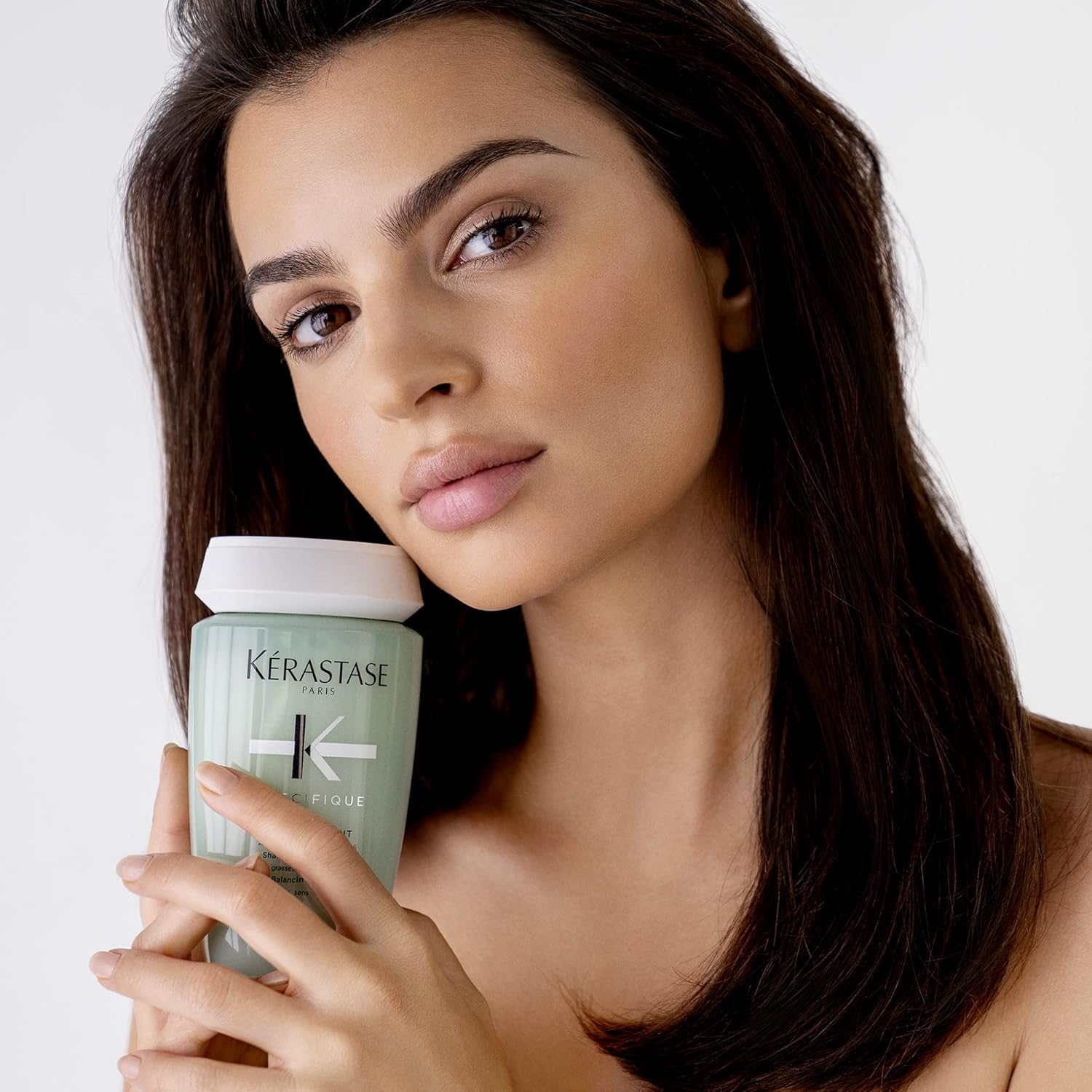 Kérastase Shampoo für fettige Kopfhaut und strapazierte Längen, Ausgleichendes und klärendes Haarbad, Bain Divalent, Spécifique