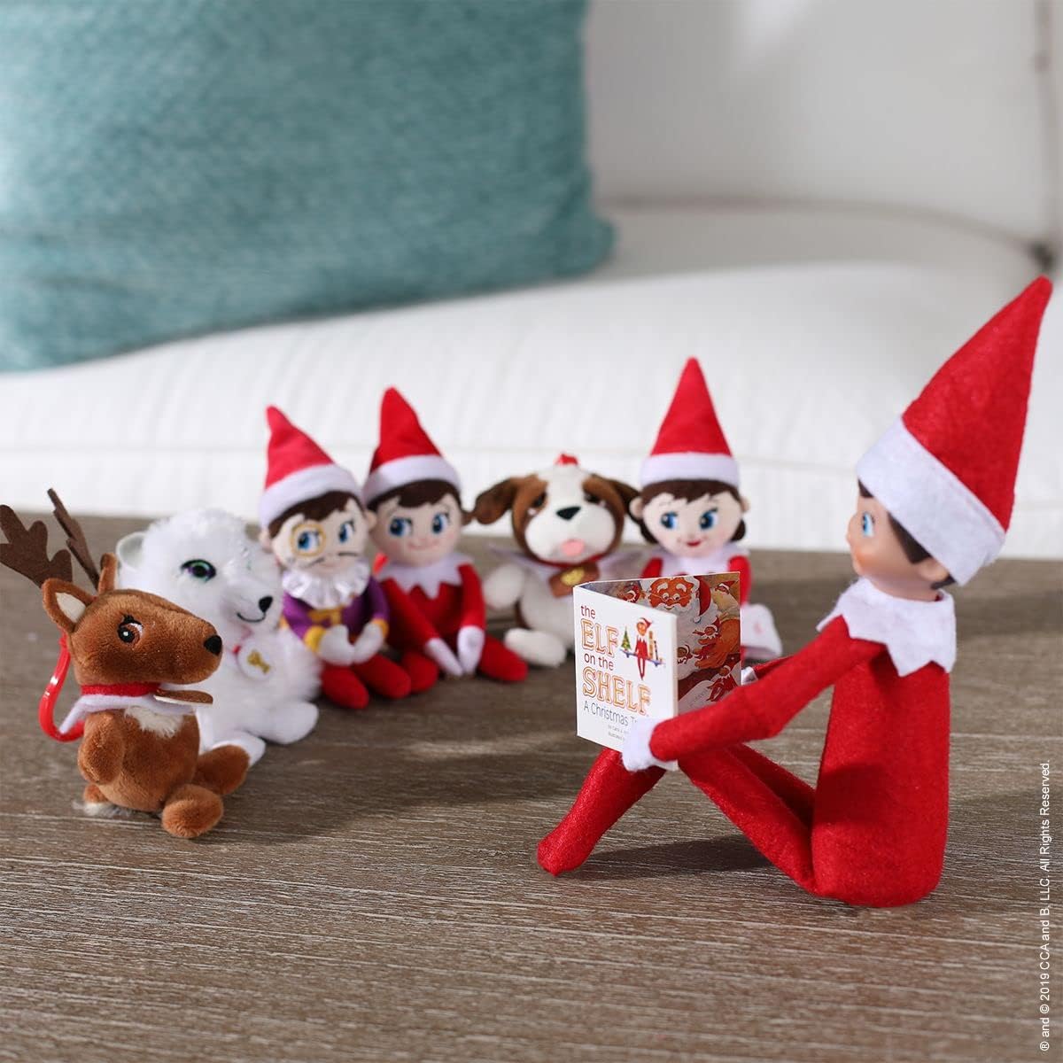 The Elf on the Shelf Travel Set: Scout Elf Carrier and Plushee Pal Mini Clip-On (Girl Light)