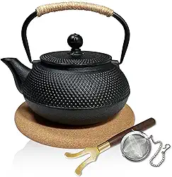 Bule de chá de ferro fundido japonês, seguro para fogão, chaleira de ferro fundido, chaleira com infusor de aço inoxidável, para fogão a lenha/fogueira/fogão a gás (650 ml, preto)