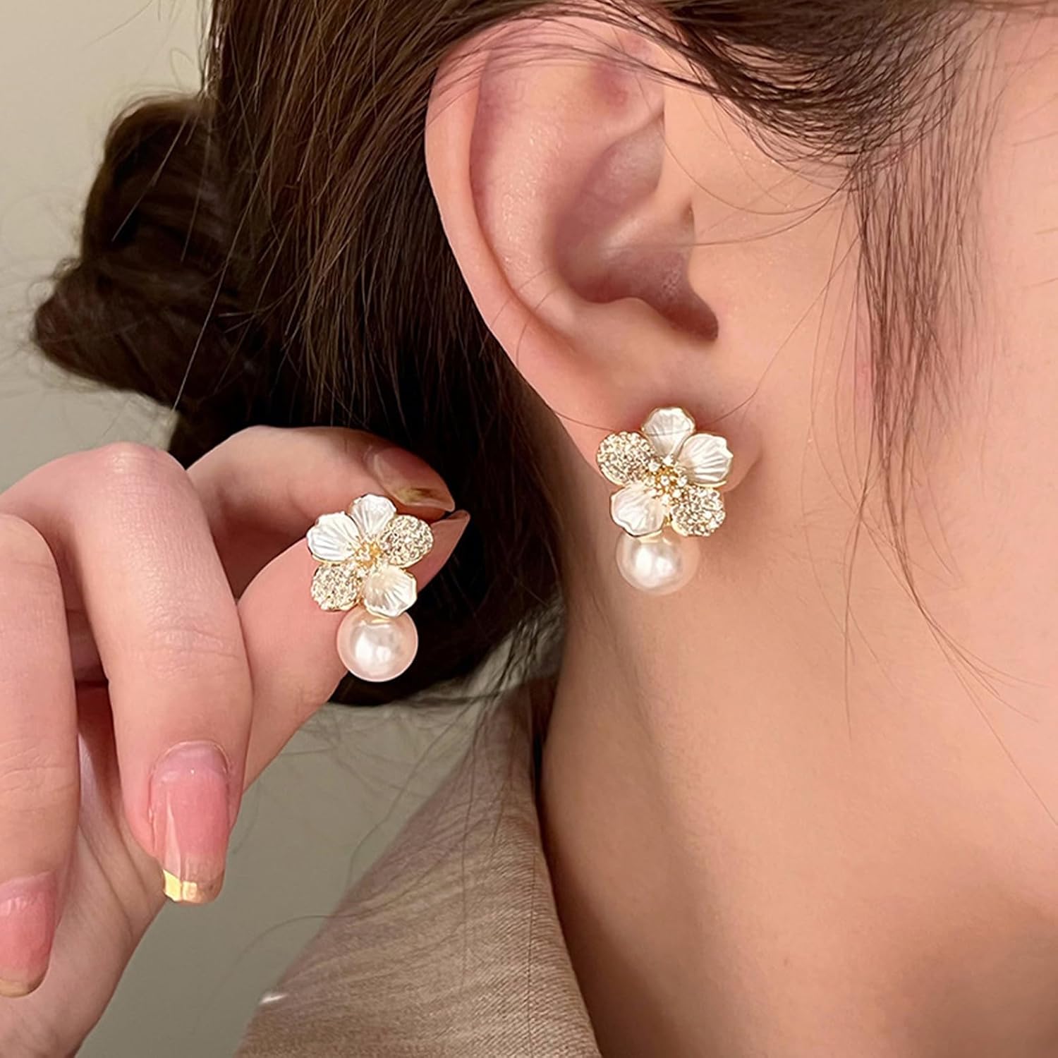 Pearl Flower Earrings for Women,Elegant Petal Pearl Earrings,for Women Mom Perfect Wedding and Party Jewelry Ideal for Everyday Wear-White - Image 2