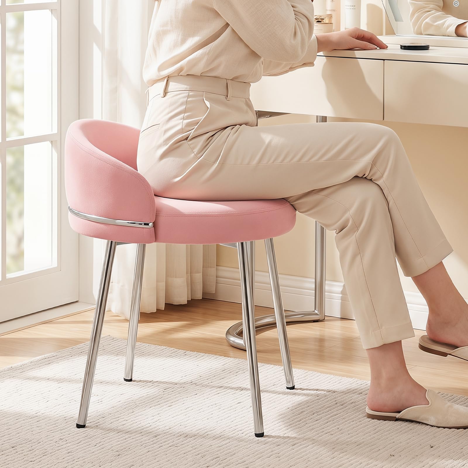 Hellove Cute Schminktisch Hocker, Kleiner Samt Schminkstuhl Armloser mit gewölbter Sitzfläche & Silber Metallbeinen, Sitzhocker Fußhocker Makeup-Hocker Stool für Schlafzimmer Wohnzimmer, Rosa