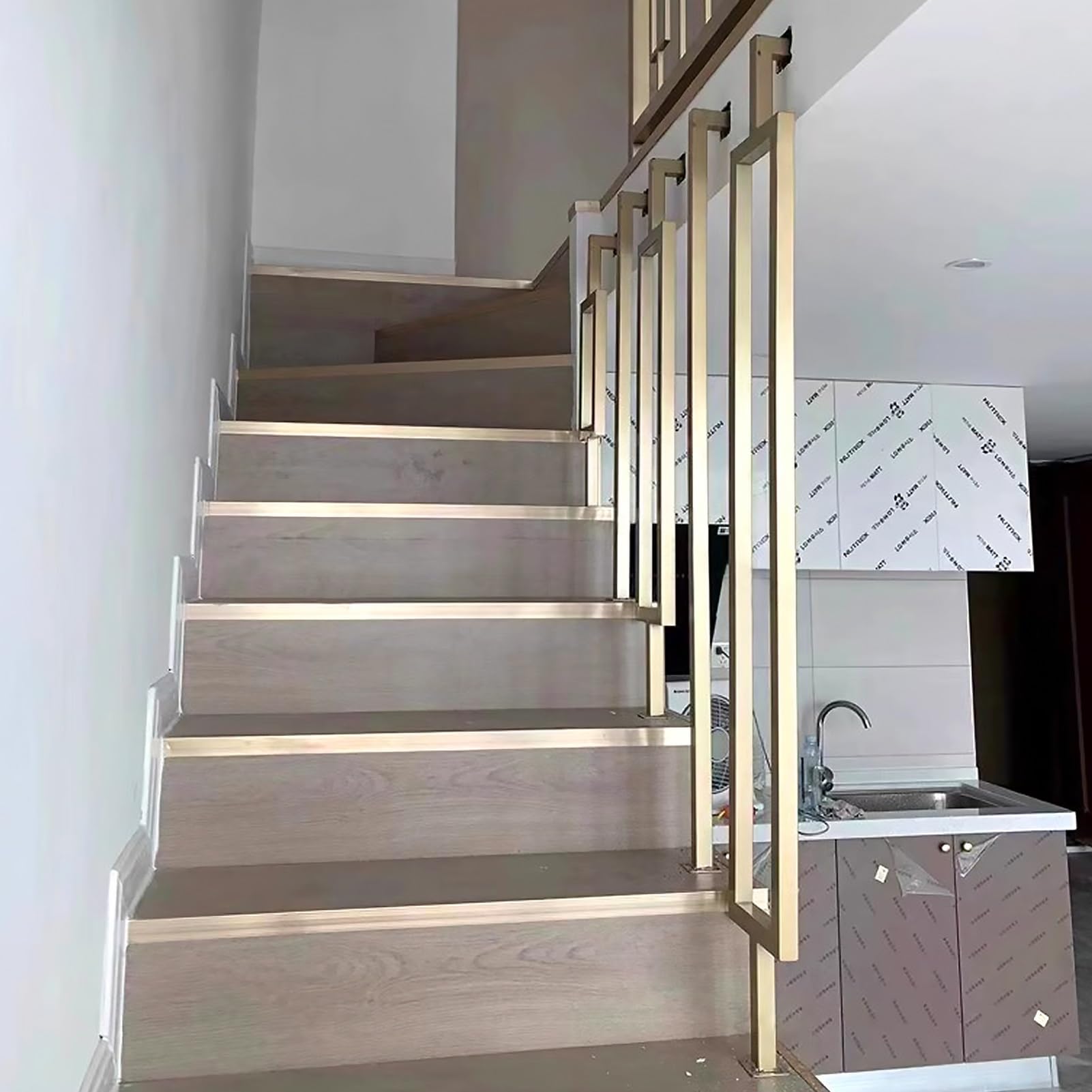 Tuyau en fer industriel doré de 1,5 m pour garde-corps d'escalier chic
