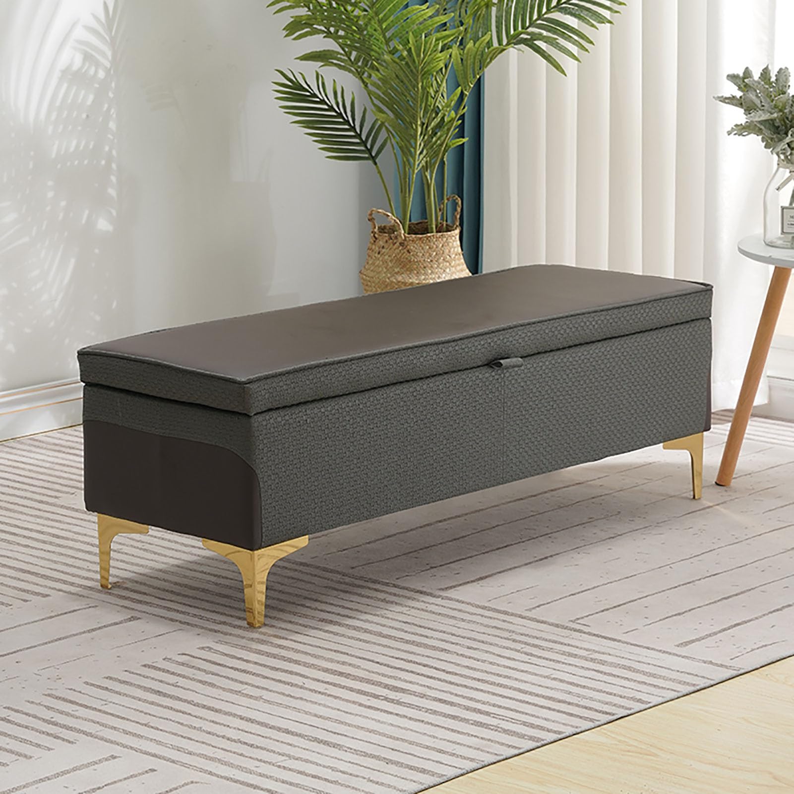 Banc ottoman rembourré de luxe couleur café au design élégant et pieds dorés