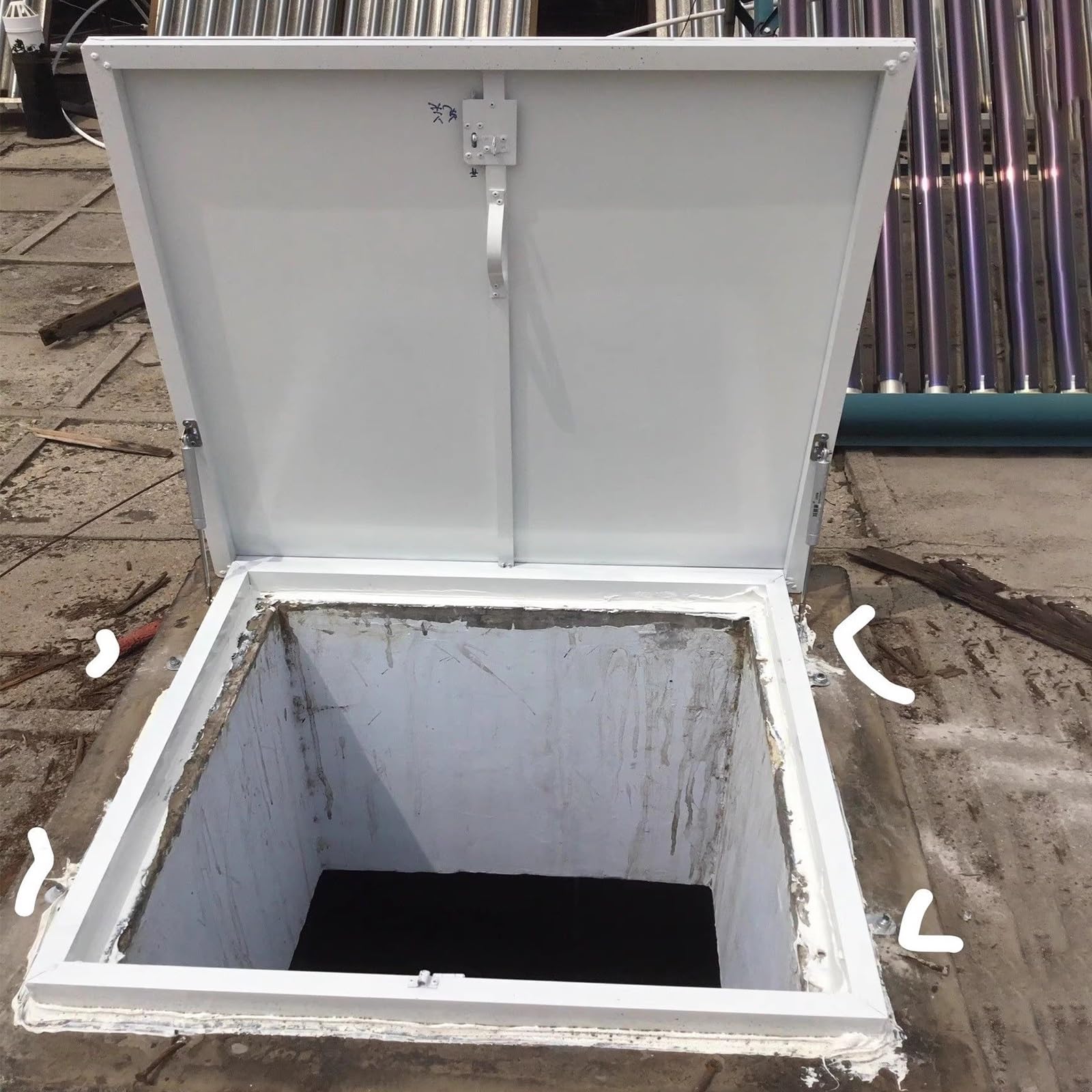 Metal galvanizado, cubierta de acceso de emergencia impermeable para mantenimiento doméstico e industrial, solución de salida de eje duradera, escotilla de inspección a prueba de lluvia