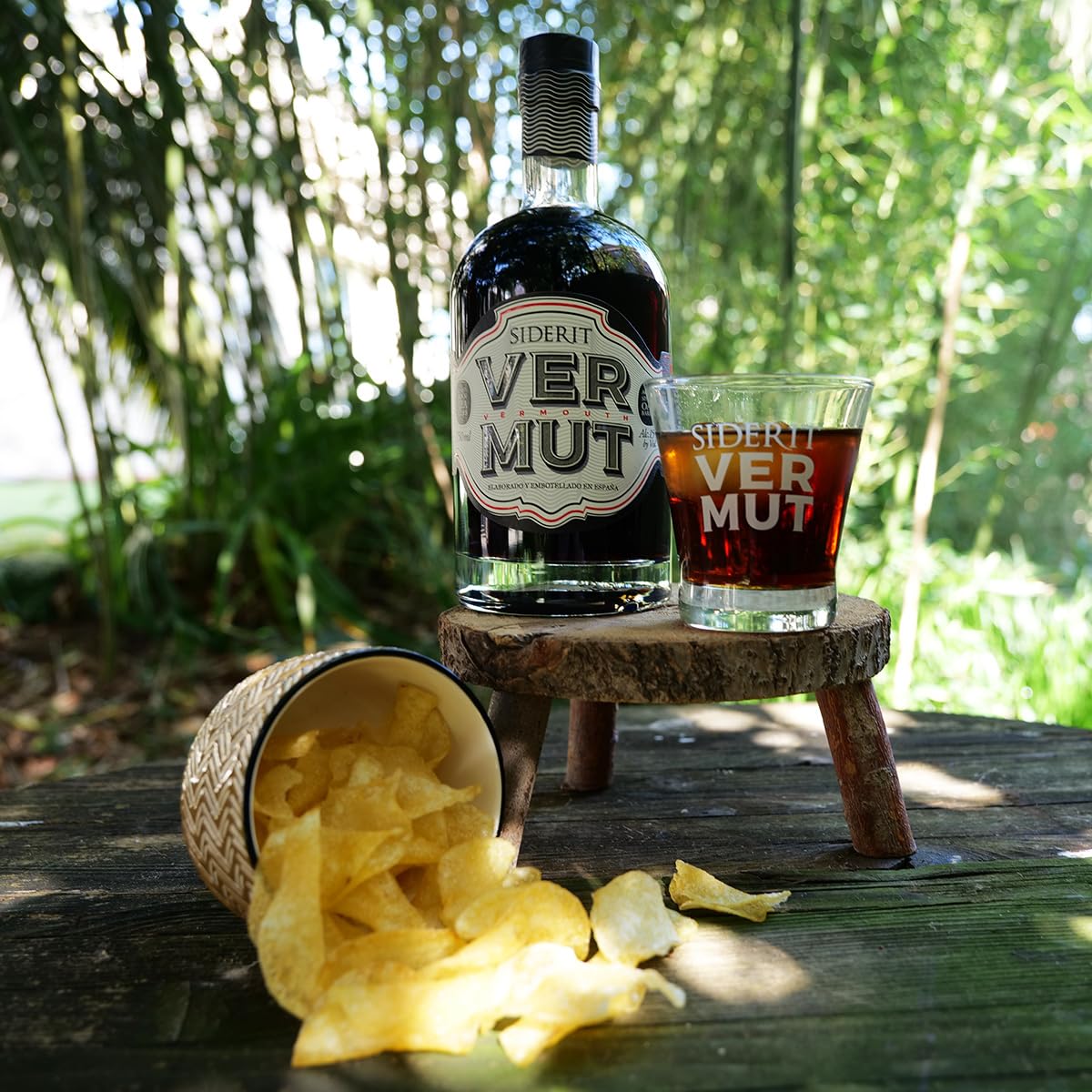 SIDERIT Vermut Premium sin azúcares añadidos, 15% Vol, botella de 750ml, pack de 6 unidades, macerado 18 meses con hierbas y flores, envejecido en barricas de jerez. Sabor equilibrado y persistente