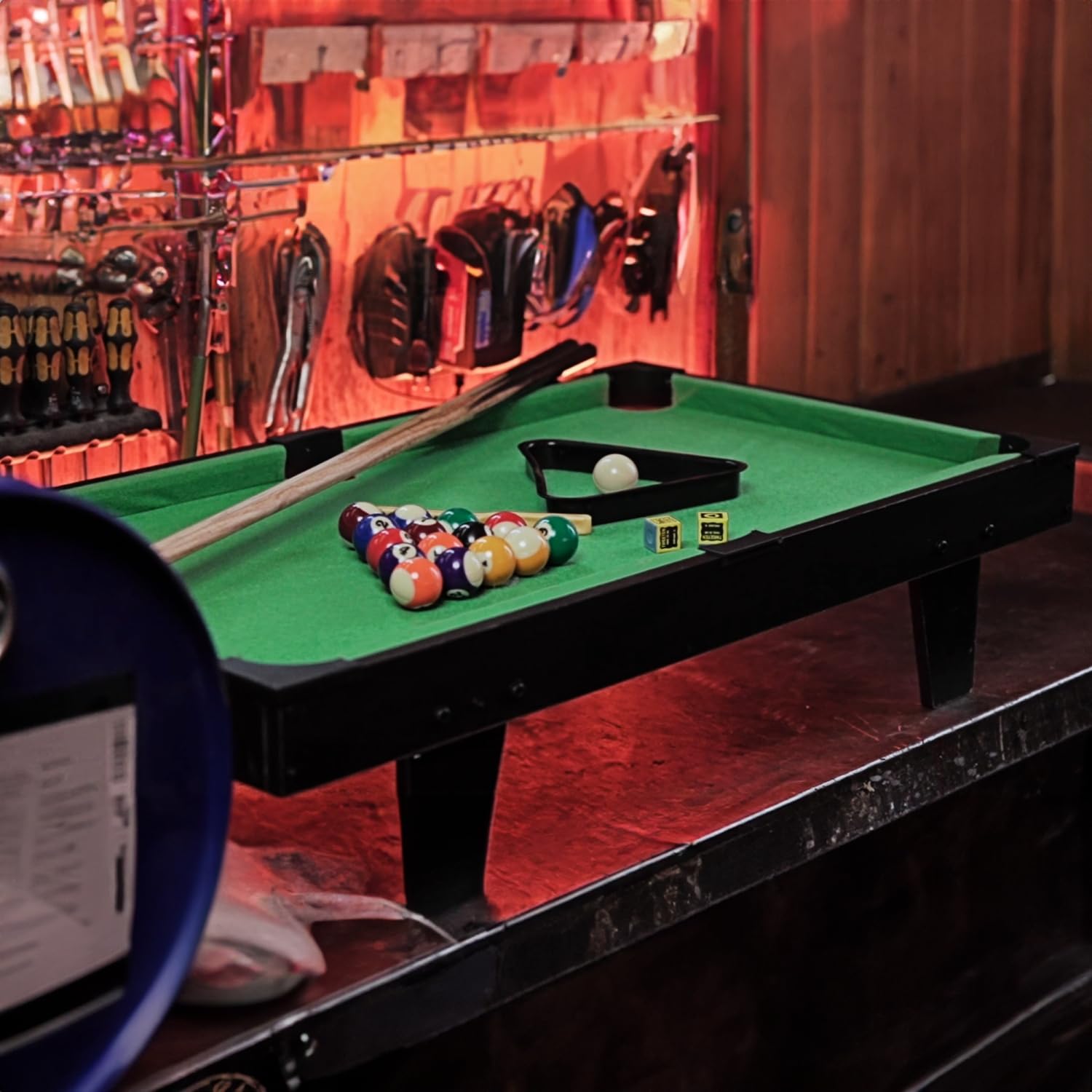 GAMES PLANET Mini Pool Billardtisch Micro inkl. Zubehör (2 Queues, Kugeln, Dreieck, Kreide, Bürste), 3 Dekore, Maße: 92 x 52 x 19 cm