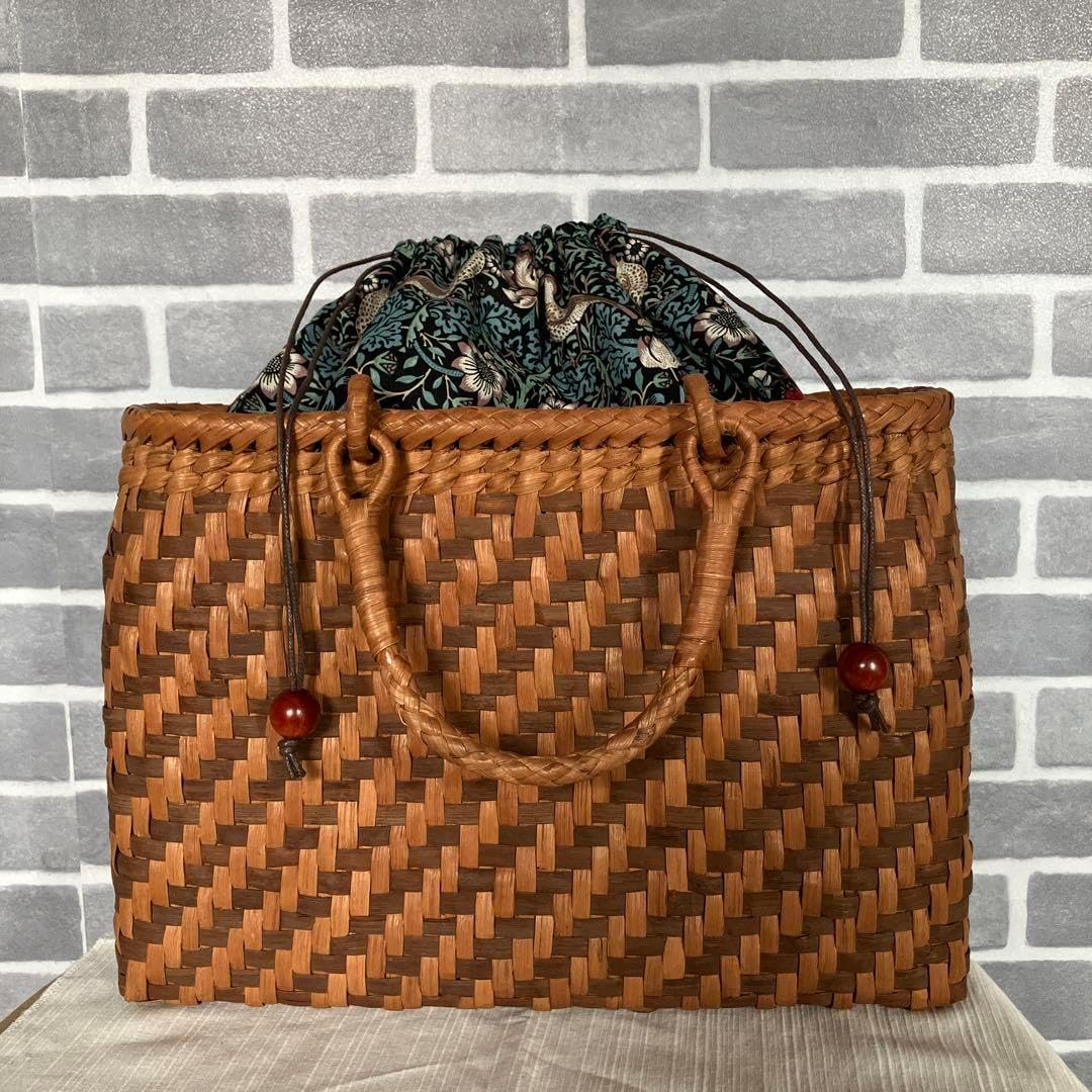 あけびつるバッグ チャームプレゼント バッグ あけびつるバッグ