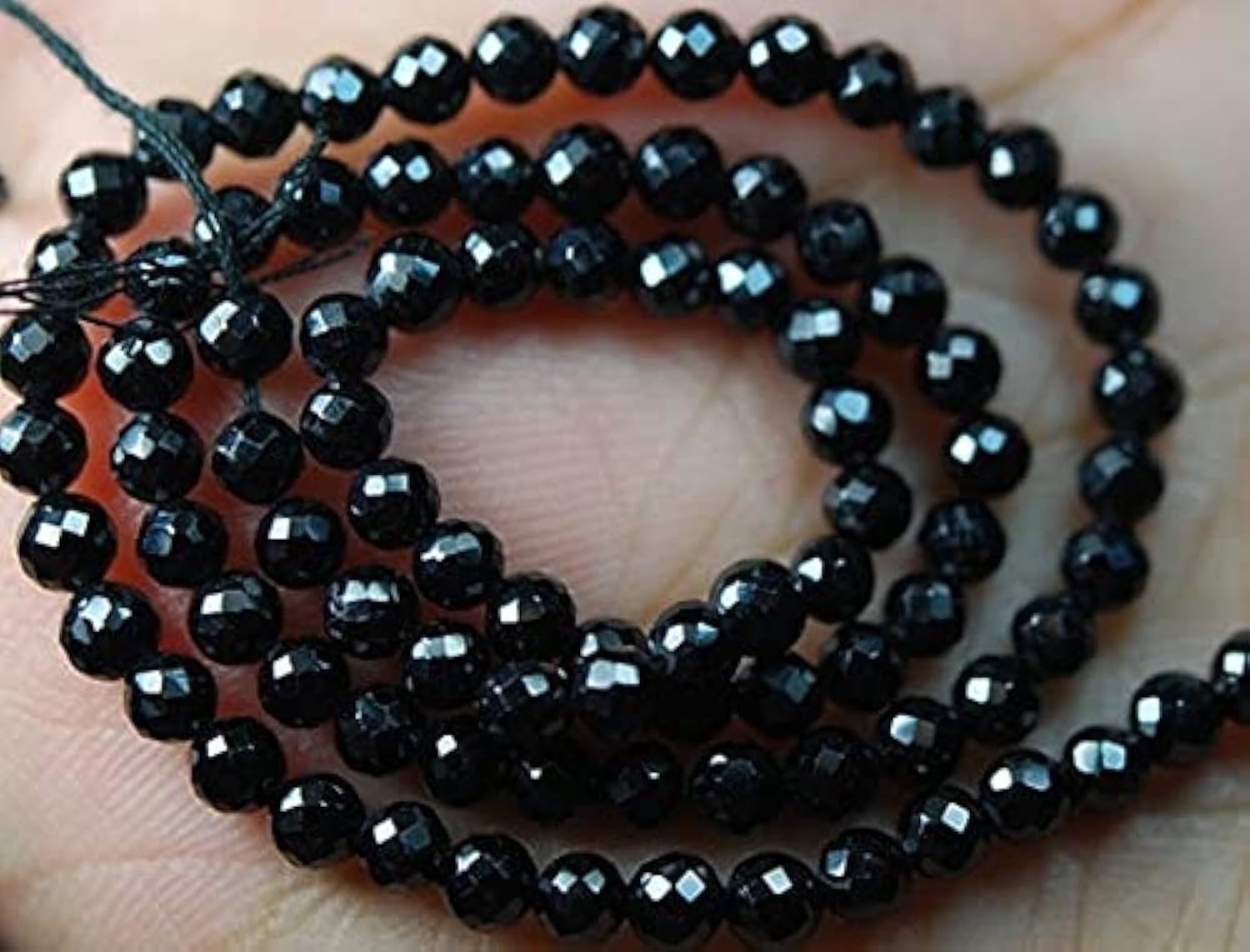 Spinelle noire facettée 5mm LKBEADS perles naturelles pour collier élégant de soirée
