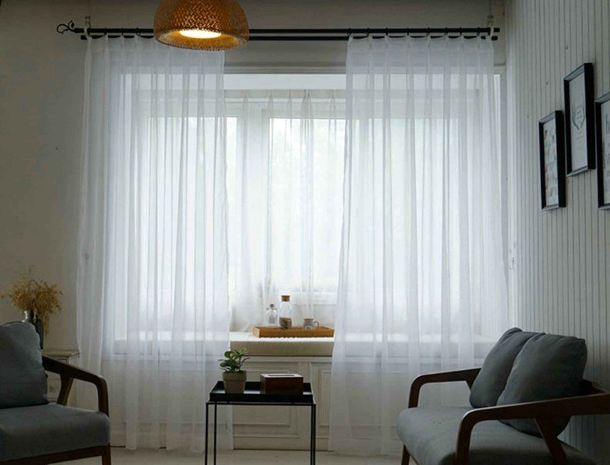 Juego de 2 cortinas blancas traslúcidas, 137 x 274 cm, elegantes cortinas para sala de estar y dormitorio, tela semitransparente ligera, fácil de colgar, adecuadas para barras de cortina