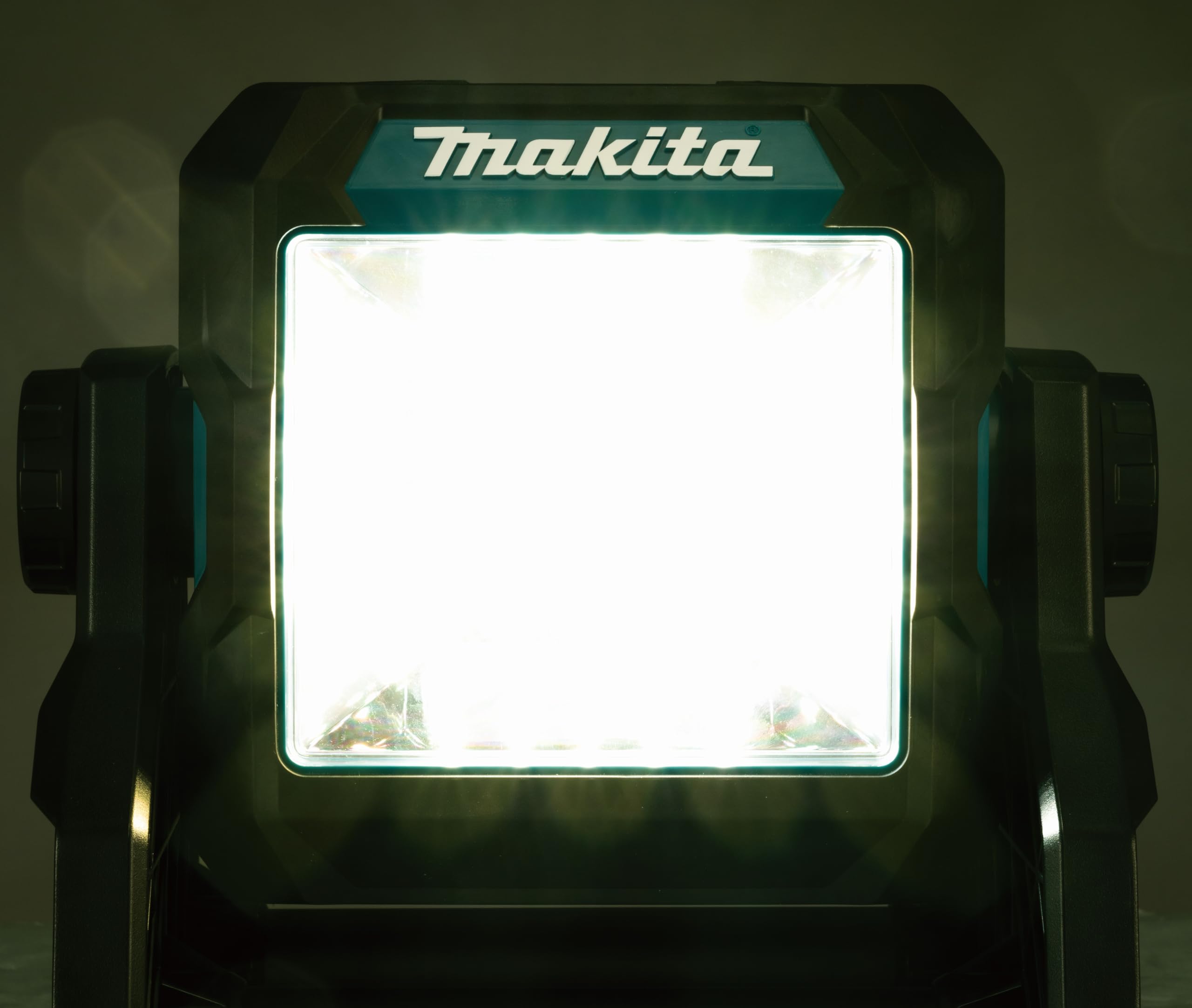 Makita ML003G 40V Max Li-ion XGT LED Luce da lavoro - Batterie e caricabatterie non inclusi