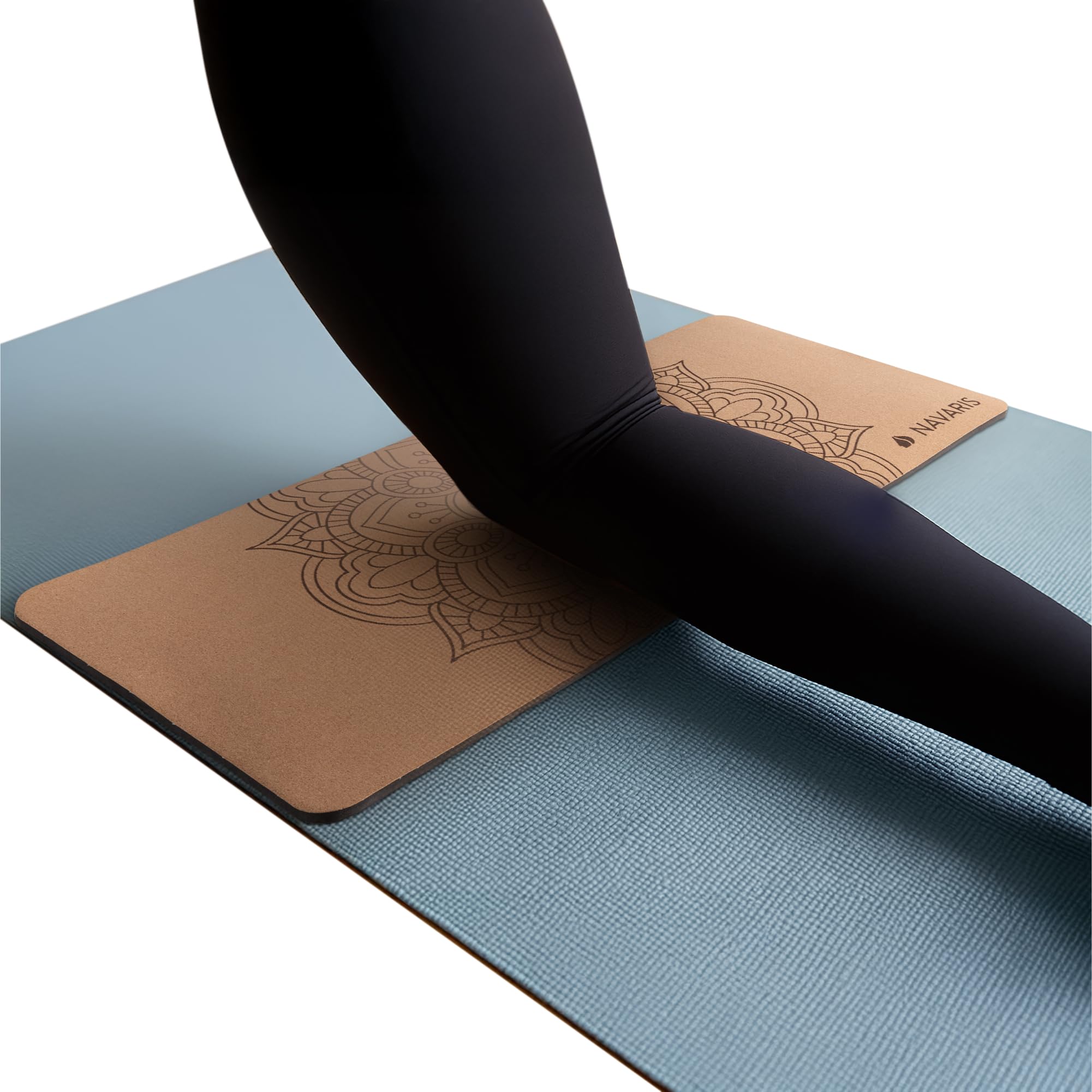 Navaris Tapis de Yoga - Tapis en Liege Véritable - Option Ecologique et Durable - Utilisation Seul ou en Supplément de votre Tapis Habituel - Facile à Transporter - Design Bohème