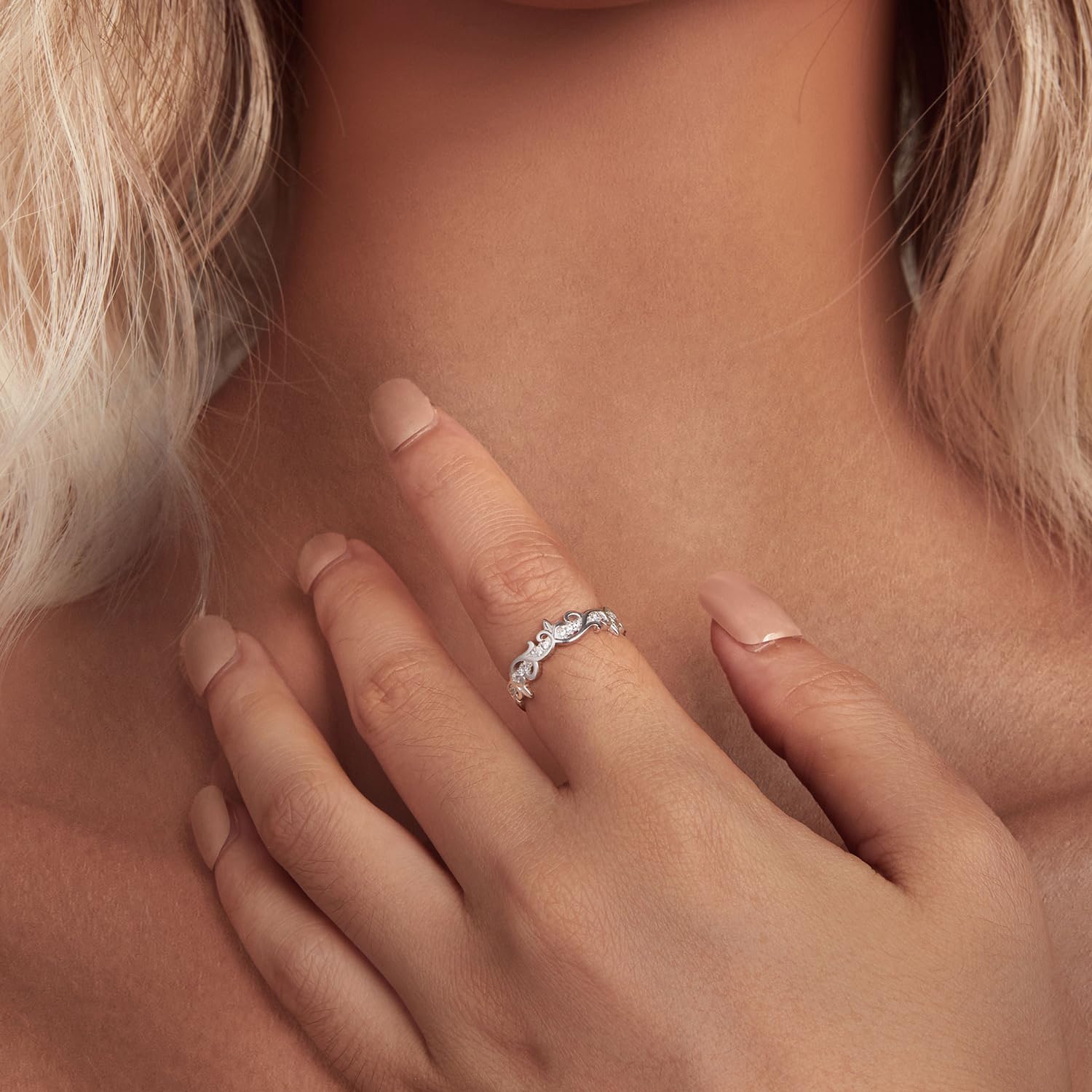 Filigraner Ring aus Sterlingsilber mit Zirkonia und CZ für Damen