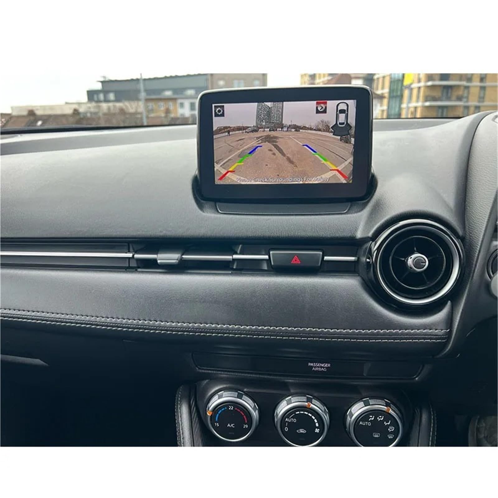 Parcheggio Retrocamera Kit Telecamera Posteriore Per Parcheggio E Retromarcia Per Mazda 2 Per Demio DJ Hatch 2015~2021(KIT)