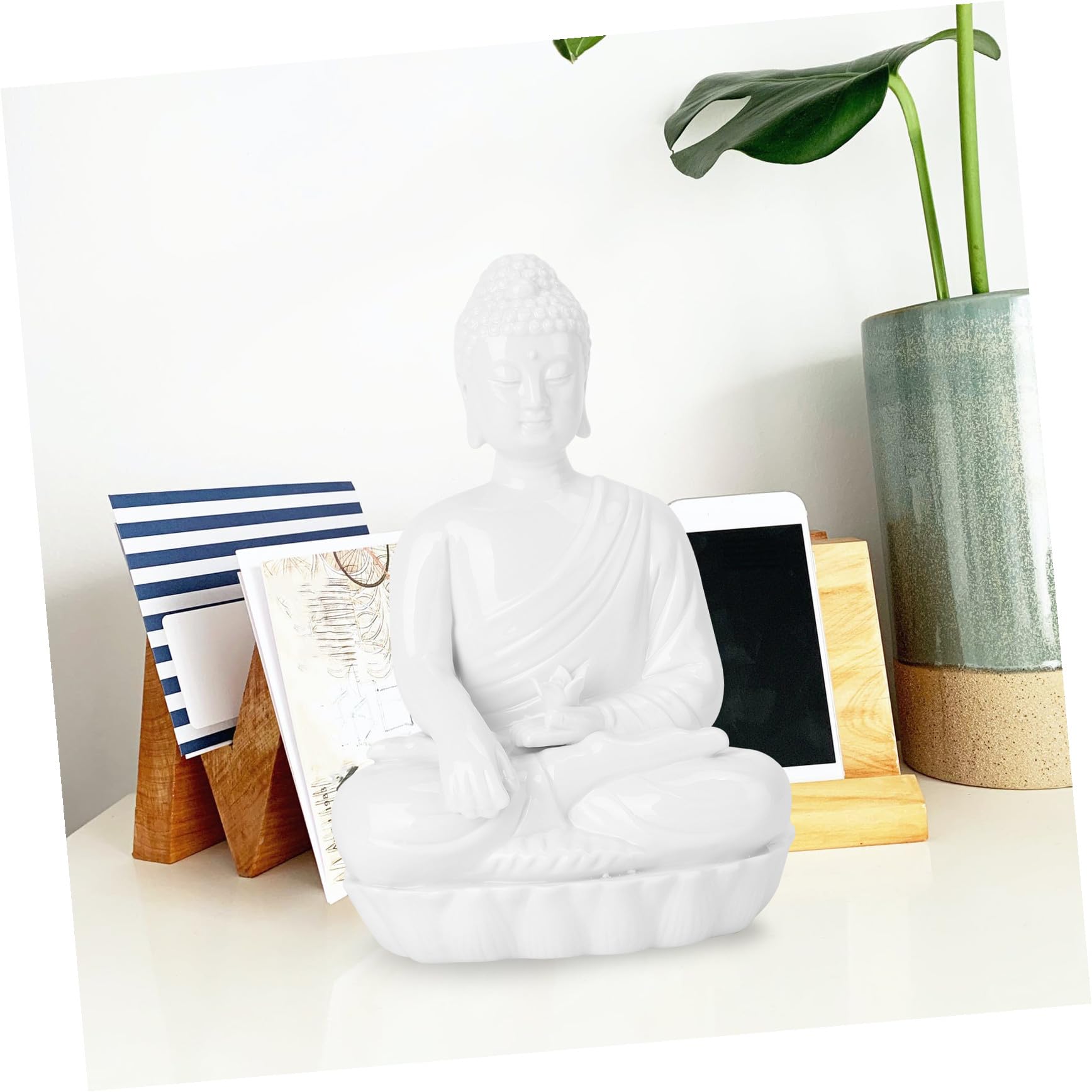 PRETYZOOM 1 Pc Adorno Artesanal de cerámica decoración hogareña estatuilla de Buda Ornamento Estatua de Porcelana Blanca Familiar Estatua de Buda Regalo Hecho a Mano Decoraciones Decorar