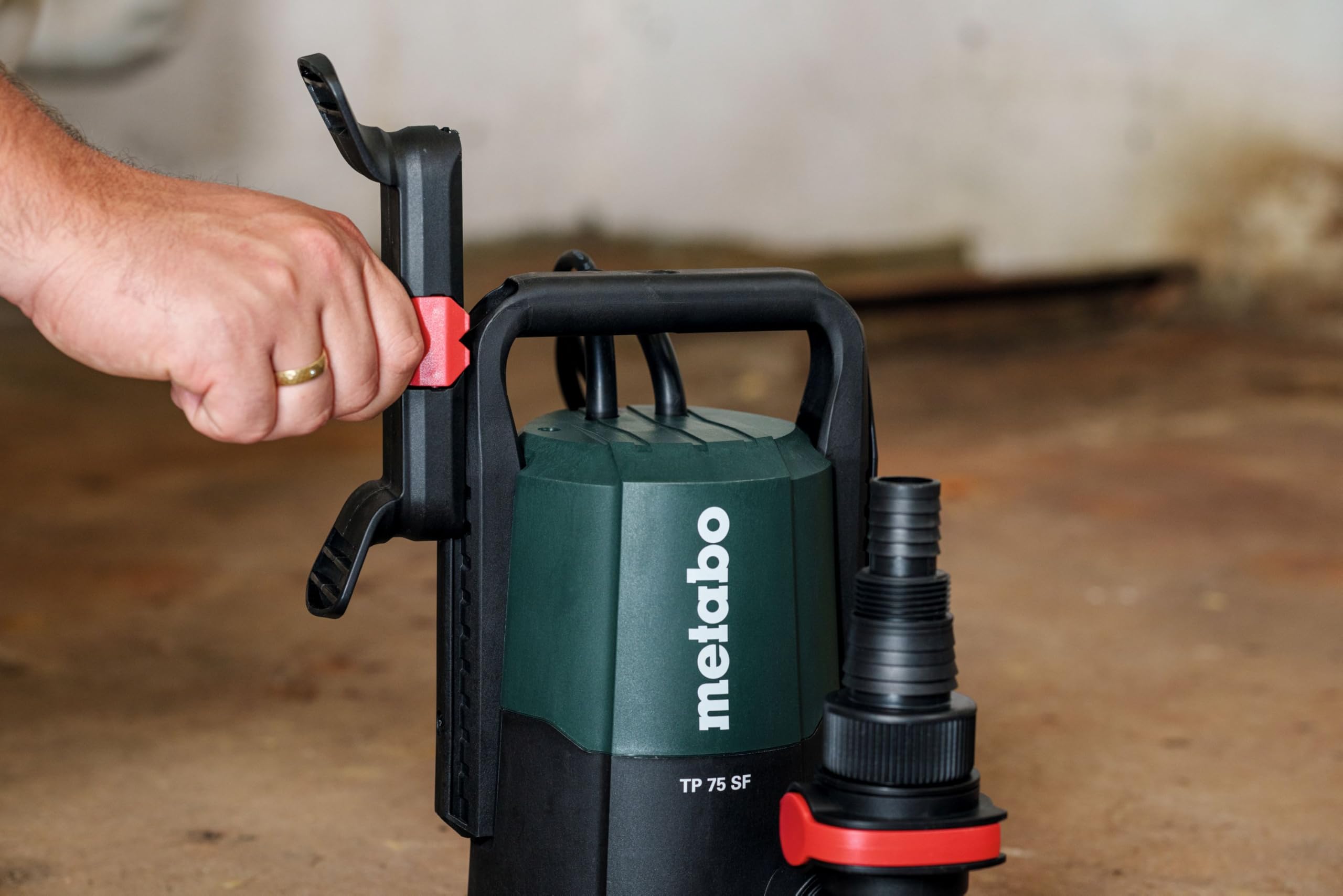 Metabo TP 75 SF pompa zanurzeniowa do czystej wody (maks. wydajność tłoczenia 7500 l/h, odsysanie wody resztkowej do 1 mm, przełącznik pływakowy z regulacją wysokości) 601790000