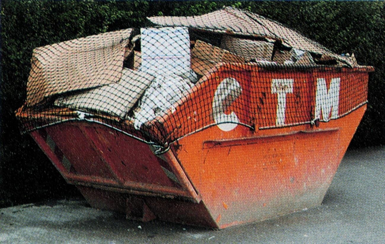 flesta® Containernetz 3,5 x 4,9 m I Stabiles Abdecknetz für Anhänger & Pritschen I 3 mm PE, 4,5 cm Maschenweite, verstärkter Rand I Inkl. 6 mm Gummiseil & Metallhaken zur Ladungssicherung