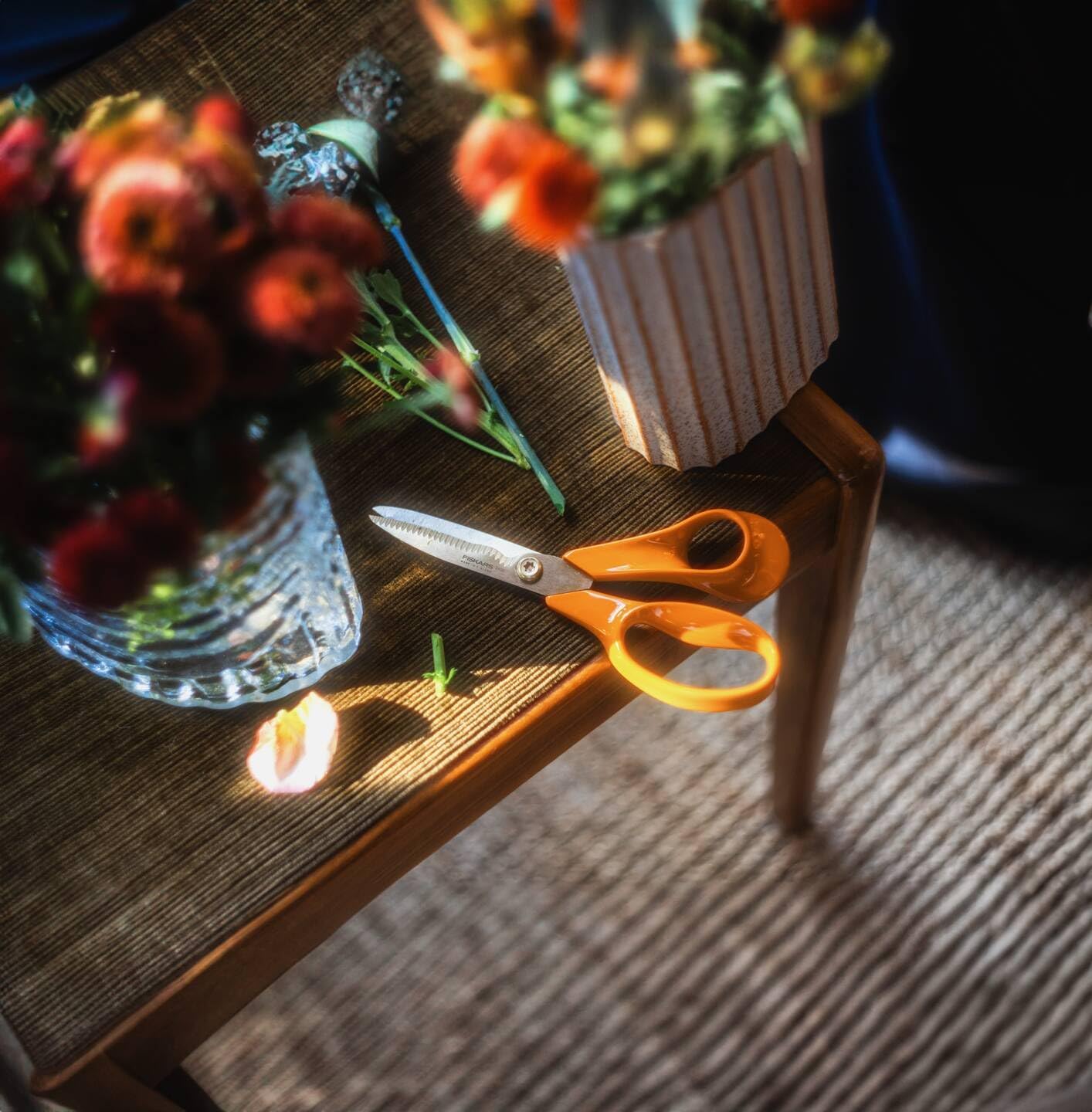 Fiskars Classic 1075052 Pruning Shears, Serrated Blades, Right-Handed, Total Length: 18.7 cm, Improved Torx Screw and Ergonomic Handle, Quality Steel/Plastic, Orange