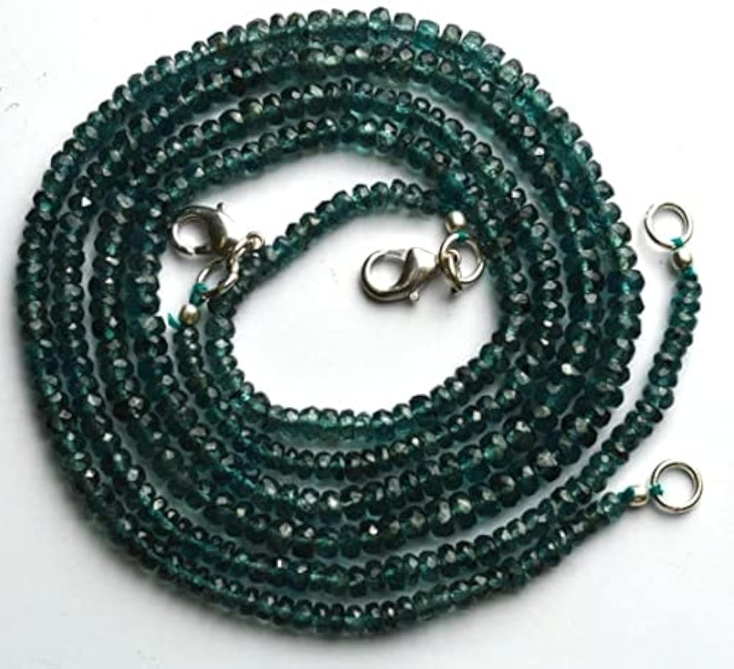 Collier cyanite verte véritable : finissez-en avec les fausses gemmes ternes