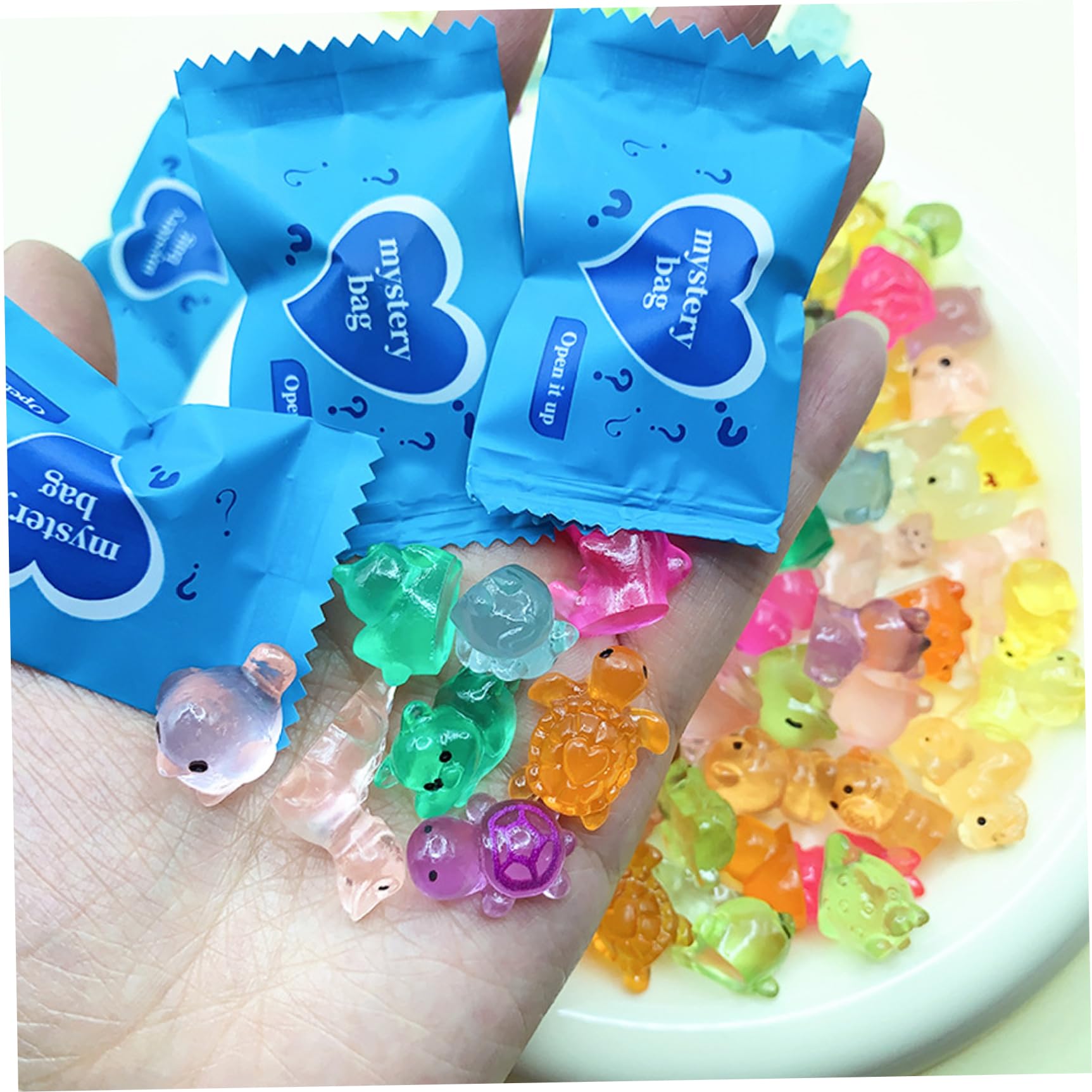 Ginwrek Mini Resin Animals 100Pcs Mini Resin Animals, Glow in The Dark Tiny for Fairy Gardens, DIY Crafts, and Miniature Displays