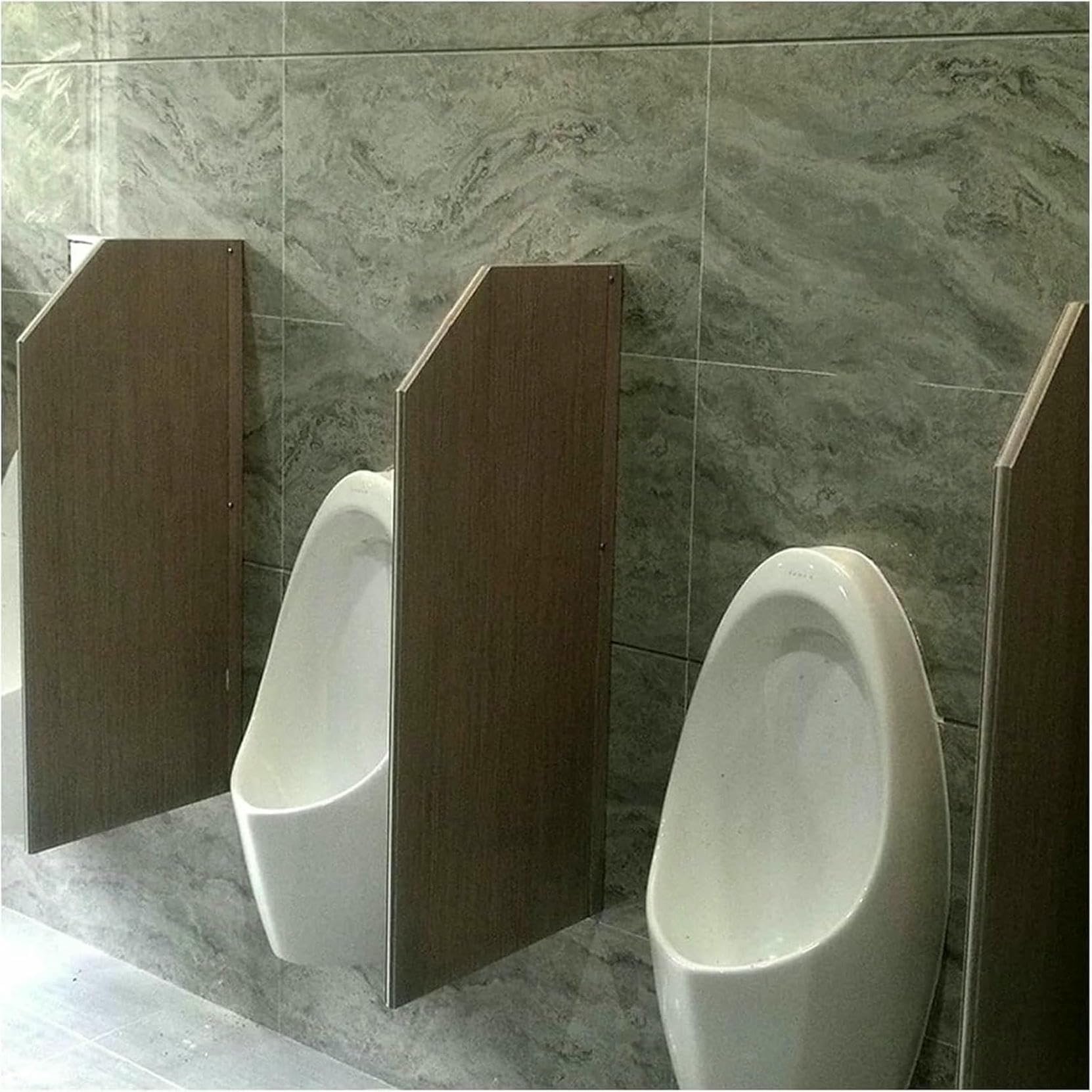 Ecran de confidentialite urinaire pour preserver l'intimite au bureau