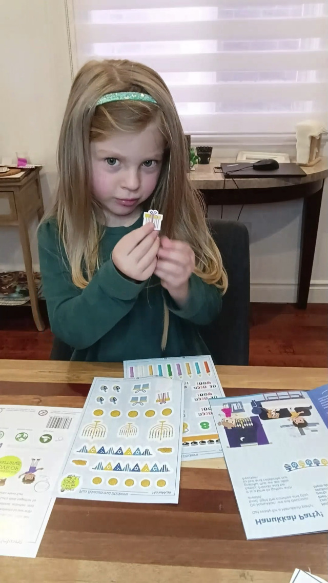 Lee Laa Lou Hanukkah Stickers 100 Pack - Menorah & Candle Stickers For Kids Activities