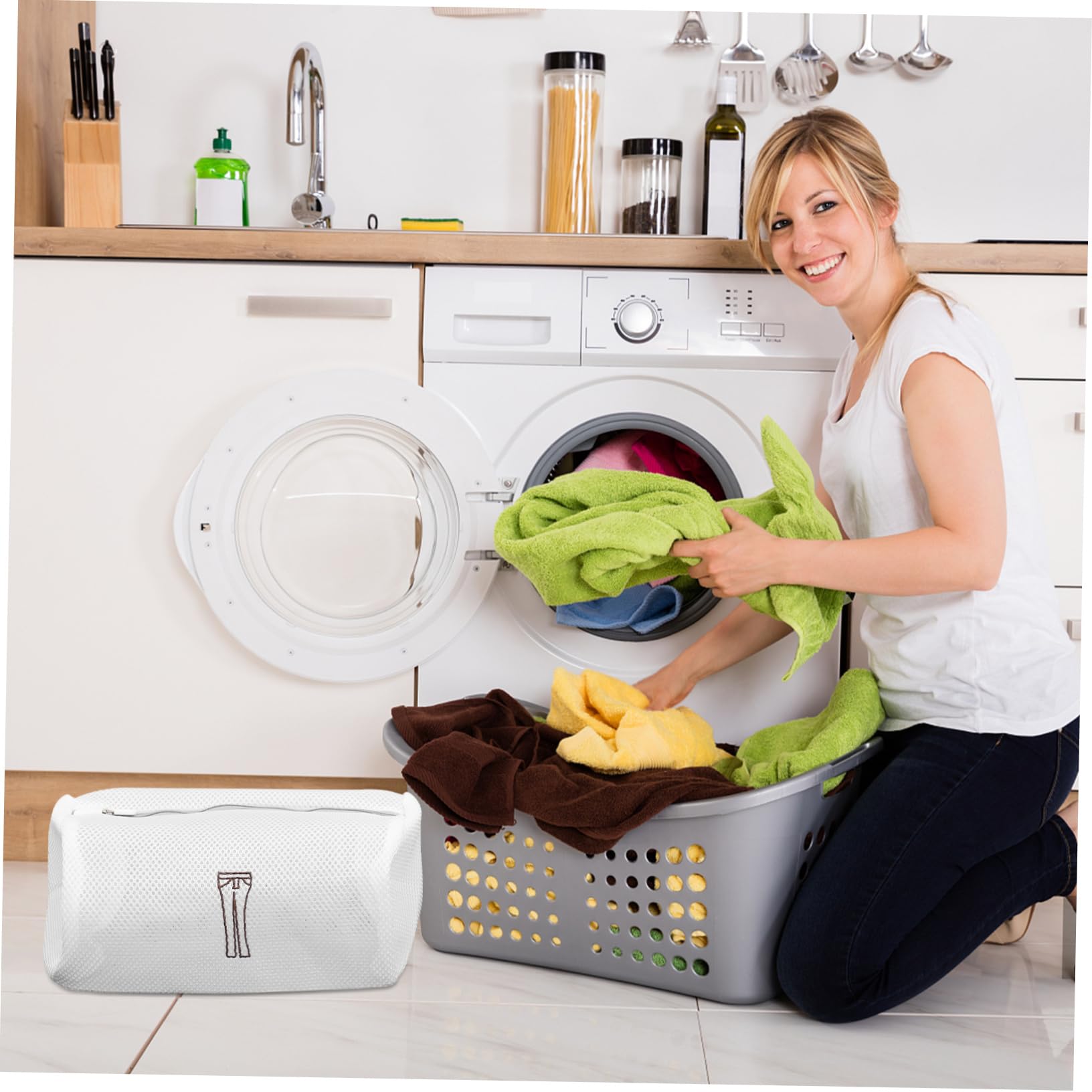 Set 6 Sacchetti per Bucato in Poliestere Rete Fine, Lavabili in Lavatrice, Protezione Completa per Indumenti in Spazi Piccoli e Dormitori, Design Raffinato Ricamato Bianco