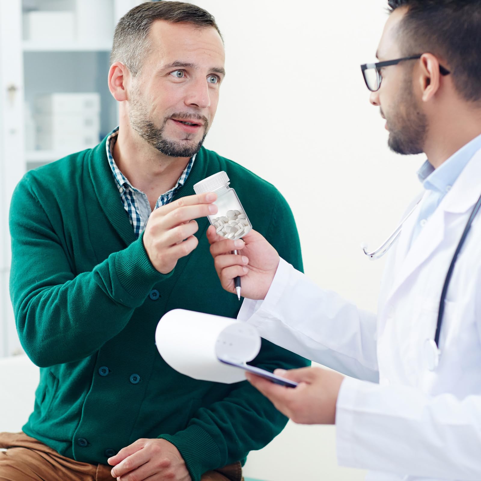 Tatuo Lot de 24 bouteilles en plastique à large goulot avec couvercles en polypropylène avec échelle pour voyage, échantillons, réactifs, pilules, médicaments, liquides