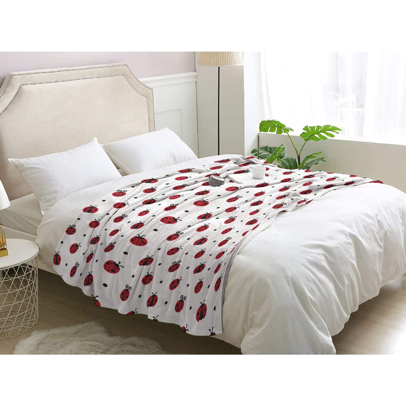 Couverture polaire 150 x 200 scarabée pour vos soirées d'hiver cocooning sur le canapé