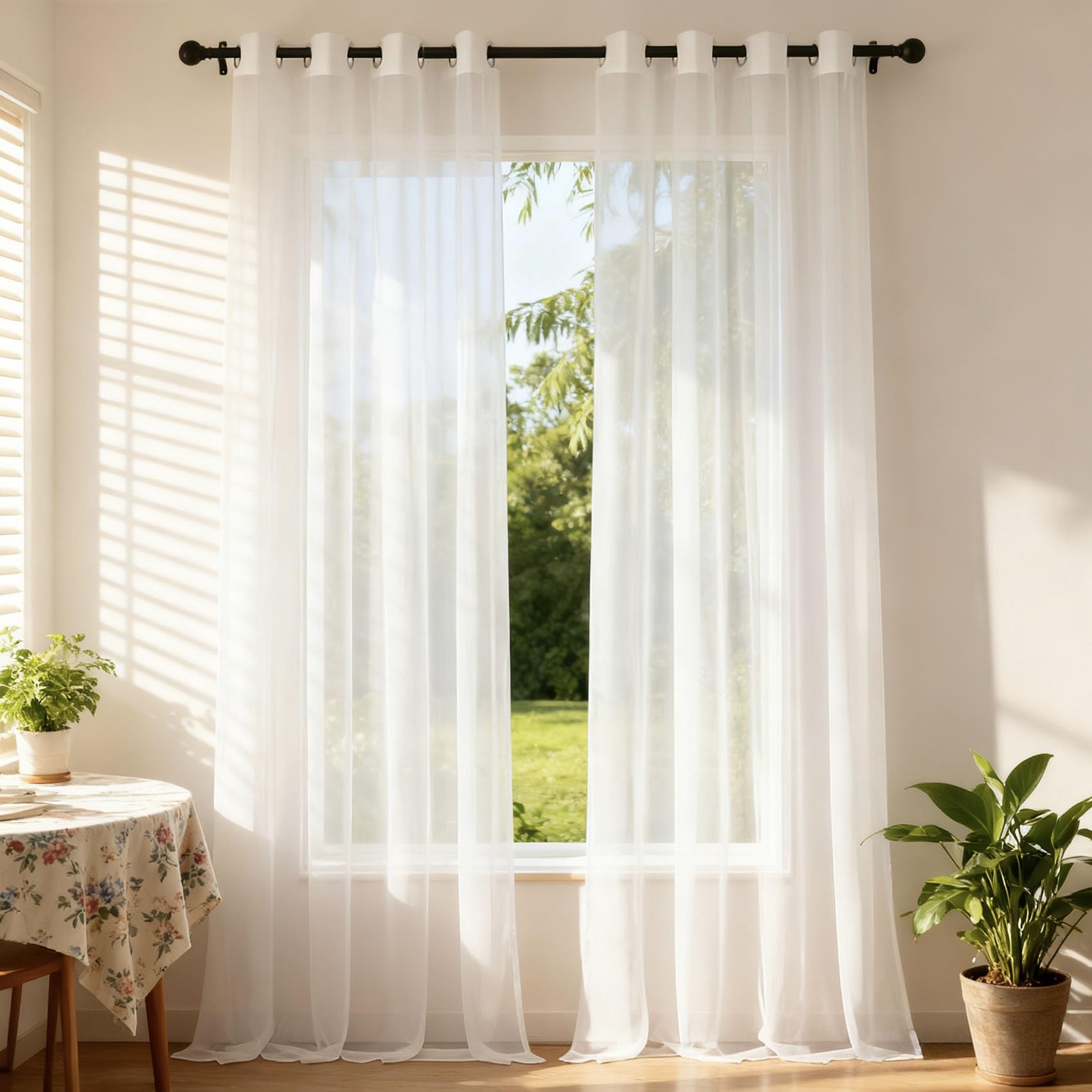 Rideaux voilages semi-transparents occultant léger pour l'intimité du bureau