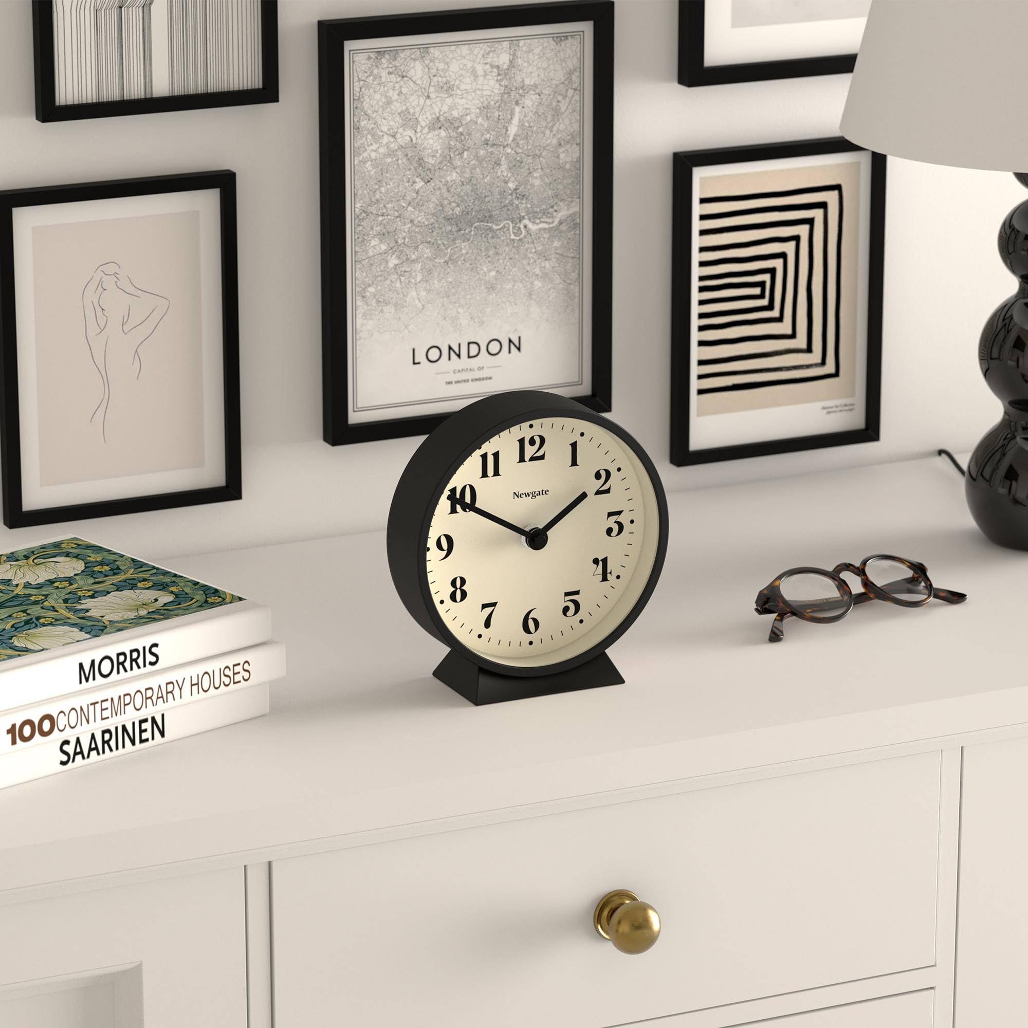 NEWGATE® Theatre Kaminsimsuhr | Modernes klassisches runddesign | Schwarz | Zeitgenössischer Stil für Schreibtisch, Tisch, Regal oder nachttisch