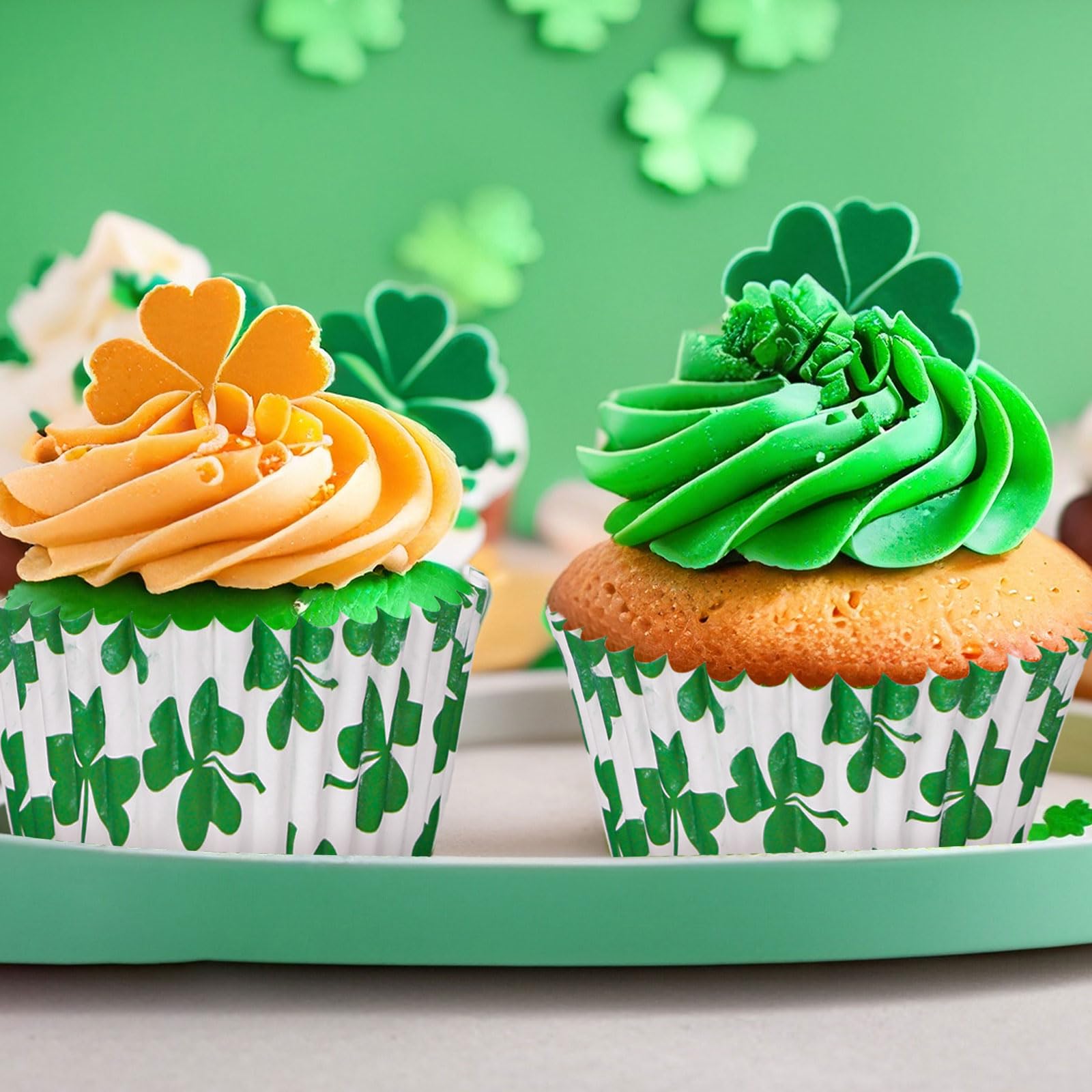100 Stück Cupcake-Förmchen St. Patrick‘s Day – Grün-weißes Kleeblatt-Muster Für Dessert-Deko