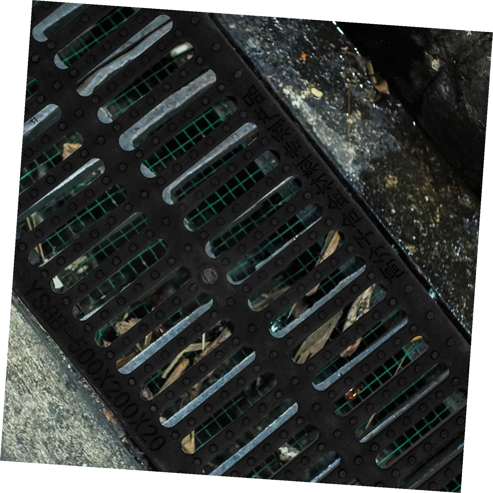 Wymienny ruszt odpływowy z żywicy 500 x 200 mm – solidna plastikowa osłona kanalizacyjna do odprowadzania wody deszczowej na zewnątrz i ochrony wykopów