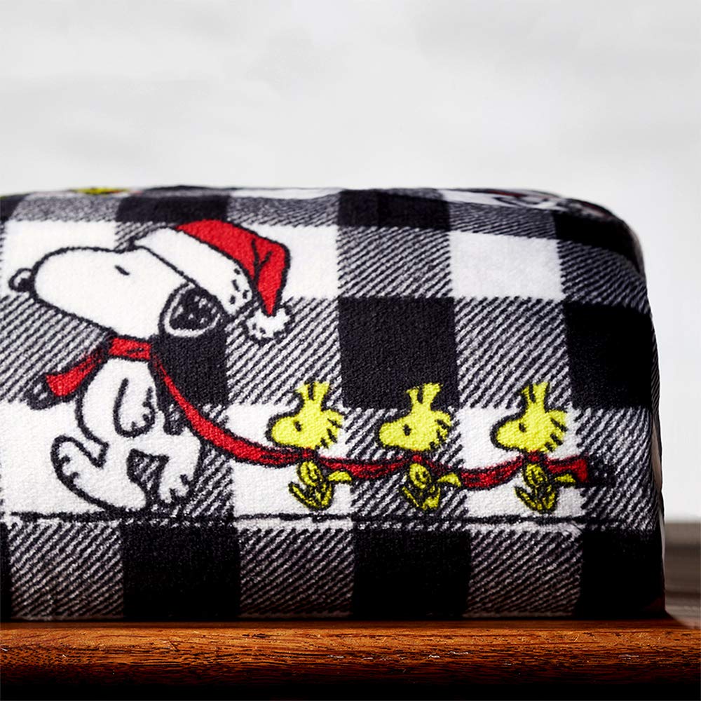 Peanuts Charlie Brown Christmas Throw Berkshire