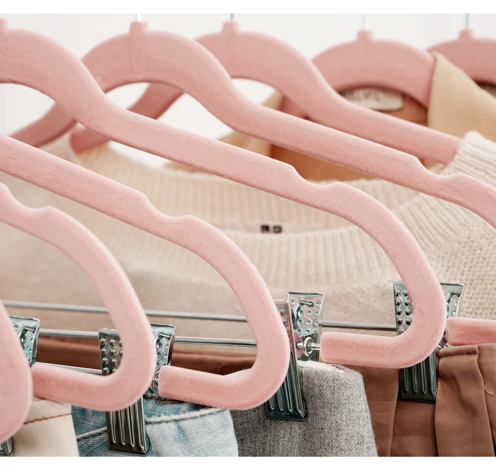 Pantaloni Di Velluto 2024: Modelli E Colori Di Tendenza Nell'inverno | Vogue Italia - Foto 2