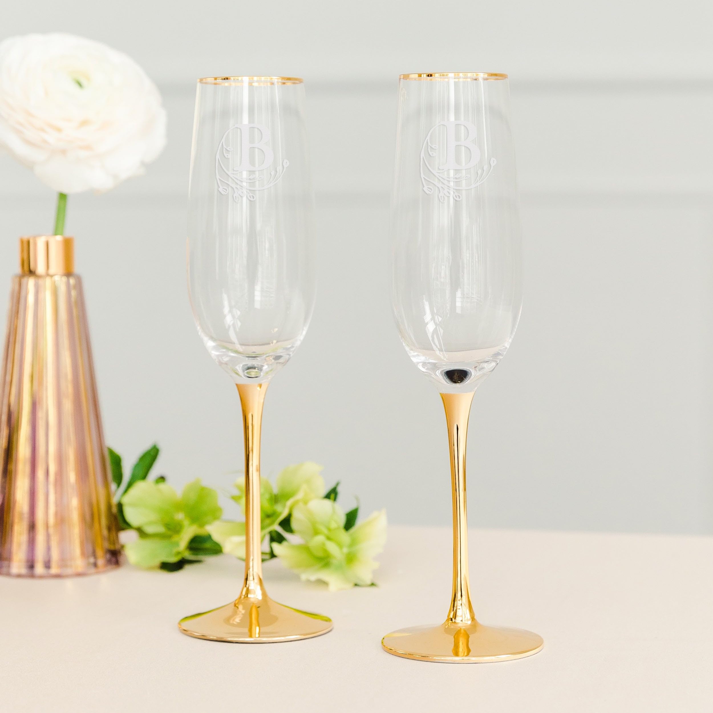 WEDDINGSTAR Customizable Gold Accented Champagne Flutes - Modern Fairy Tale Initial - Set of 2