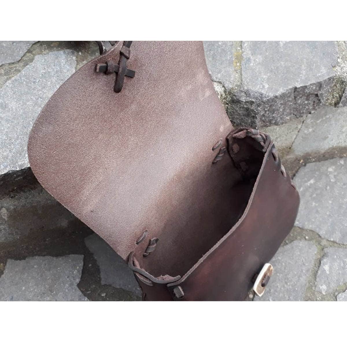 Middeleeuwse Vikingriemset met drankjefles - België