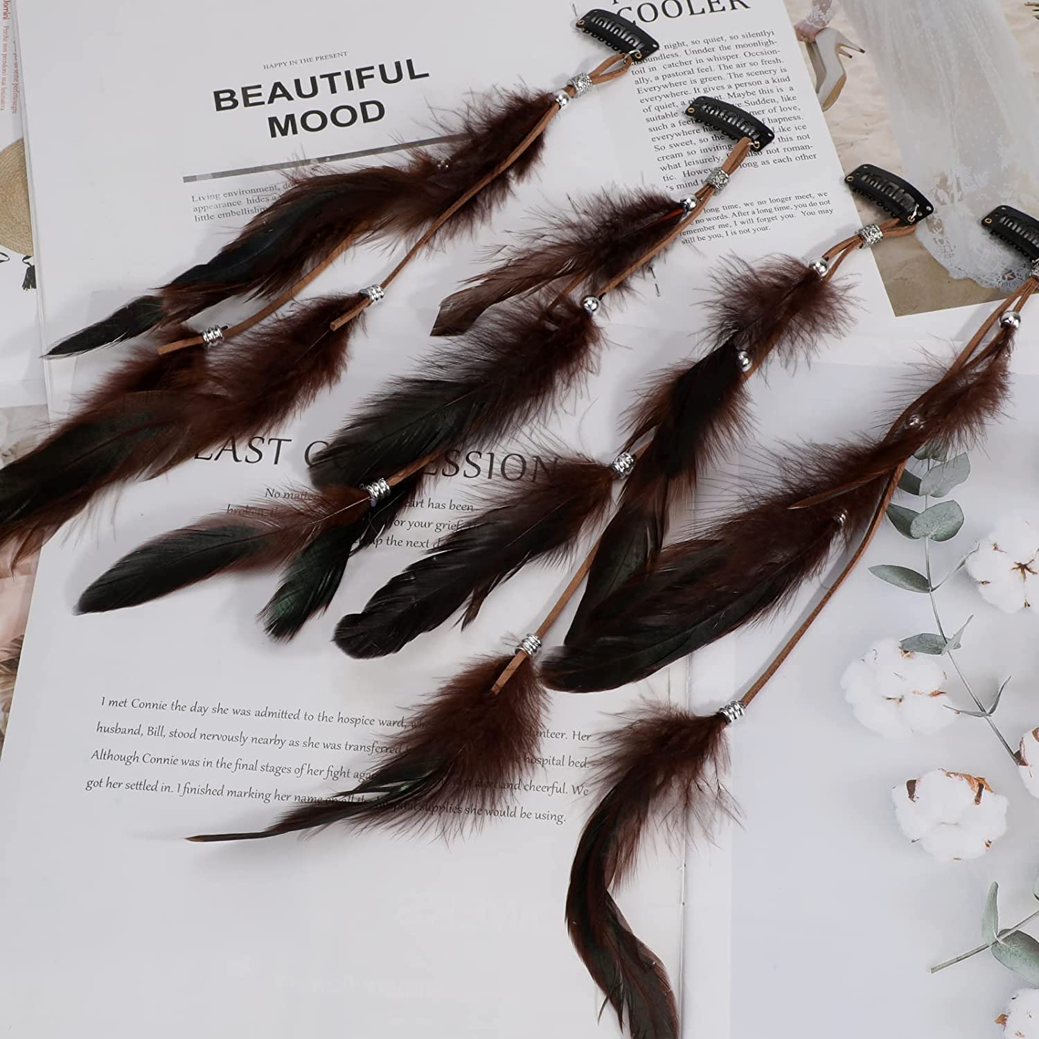 MWOOT 4 Pezzi Mollette per Capelli Piuma, Estensioni dei Capelli Piuma Bohémien Indiano, Accessori per Capelli Hippie, Decorazione dei Capelli per Festival Halloween Tema del Partito Marrone Cachi