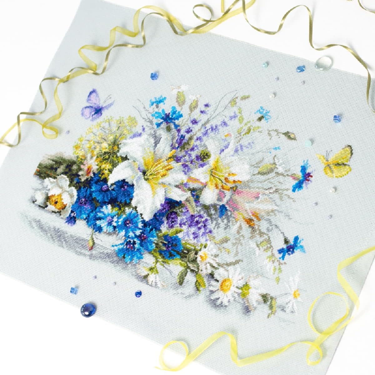 Kit de broderie au point de croix Motif lys et bleuets