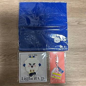 Amazon.co.jp: NiziU NIZOO ニナ キナ NINA KINA セット : おもちゃ